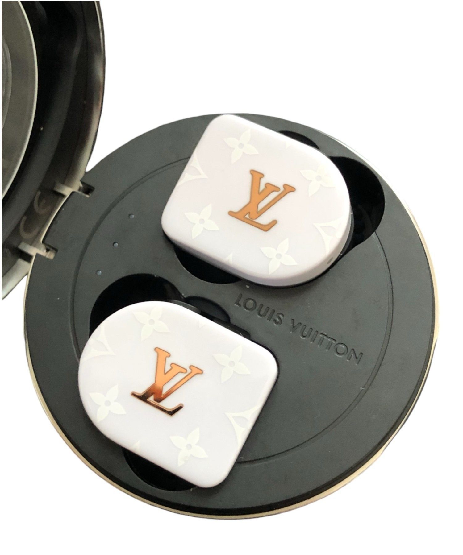 Louis Vuitton Louis Vuitton Horizon Earphones Limited Edition White Size ONE SIZE - 7 Thumbnail