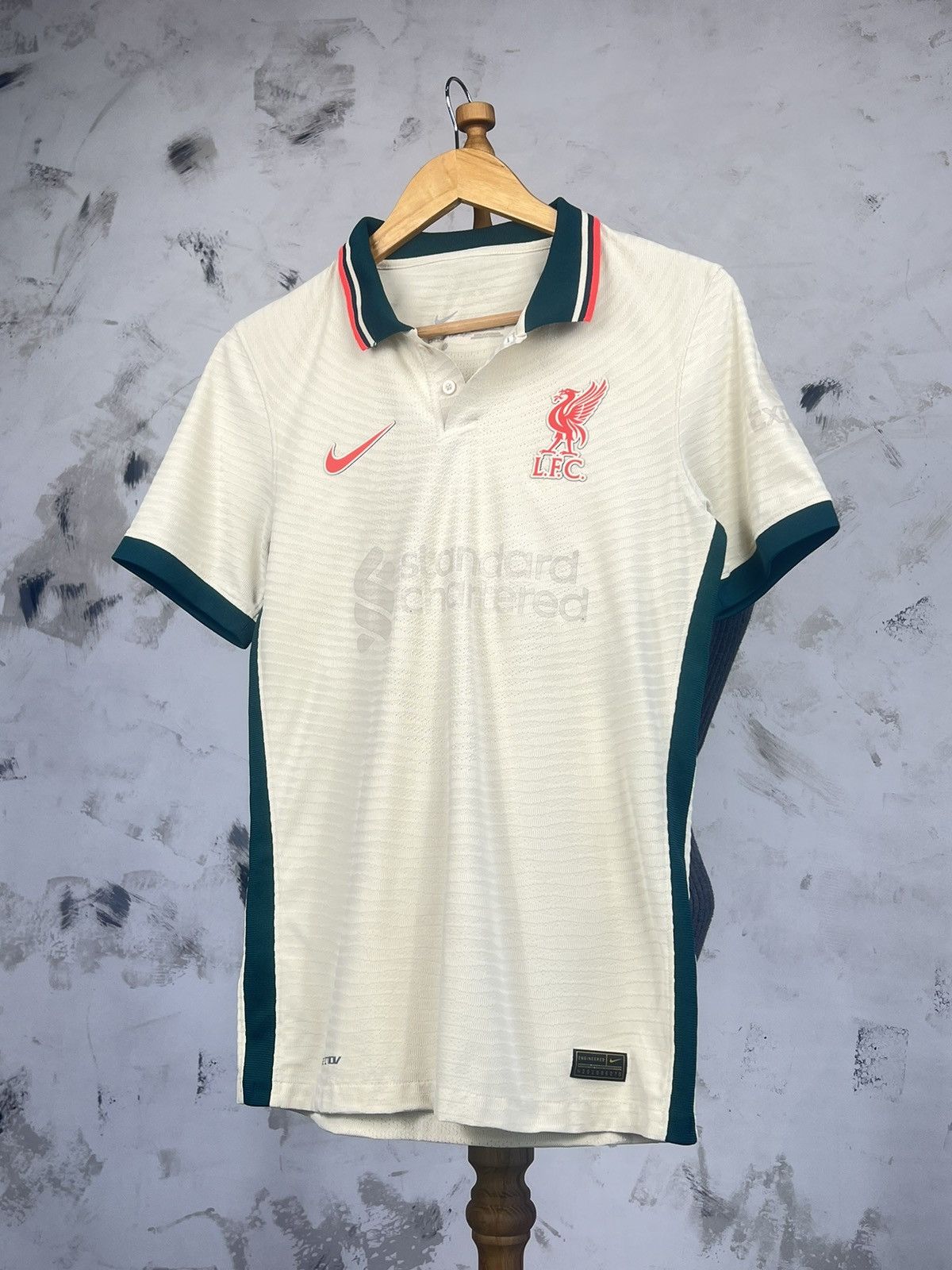 Nike Nike Liverpool Avay Jersey 2020 - 2021 Shirt Size S Size US S / EU 44-46 / 1 - 1 Thumbnail