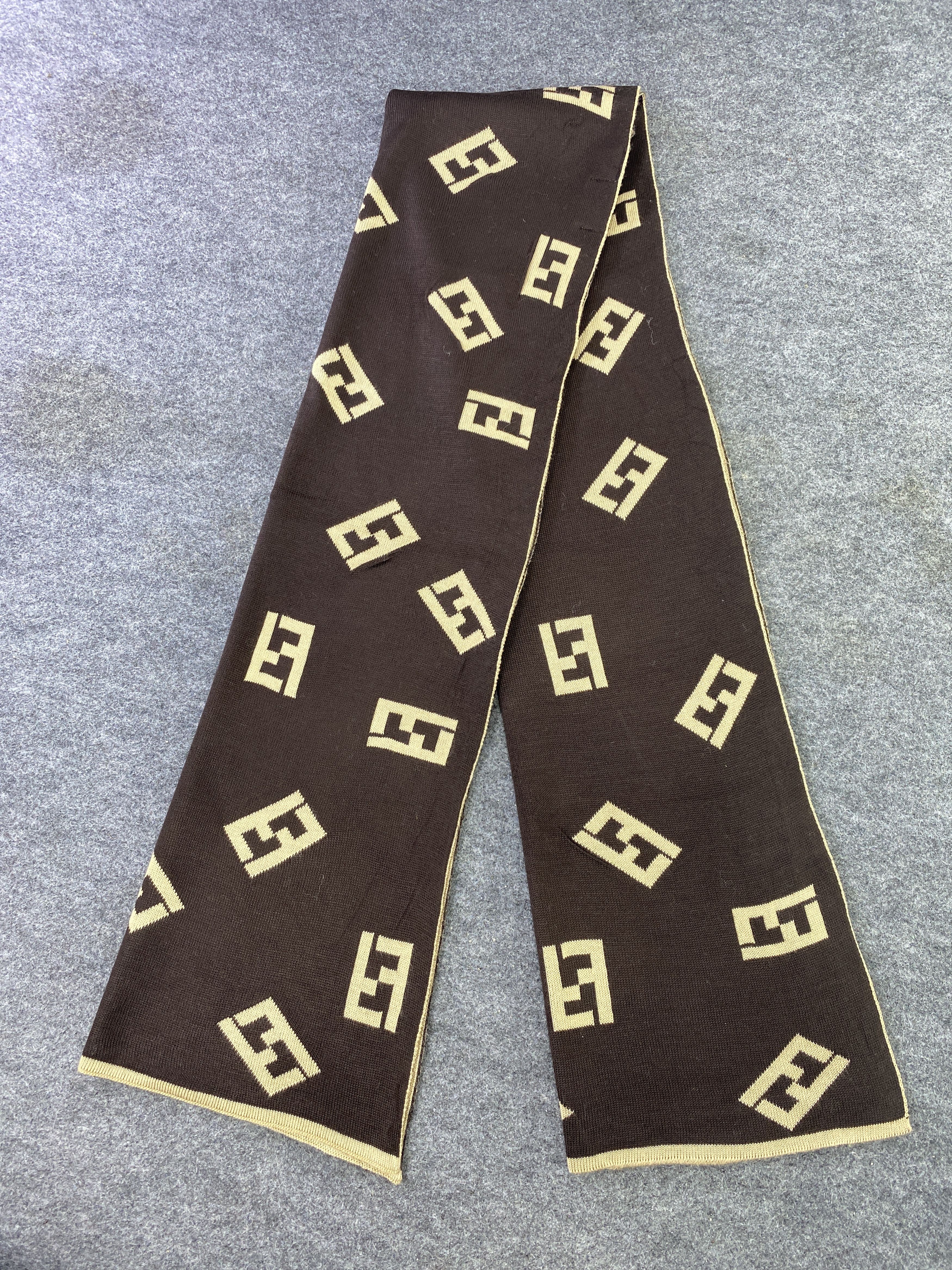 Fendi Scarf / Muffler / Neckwear -T677
