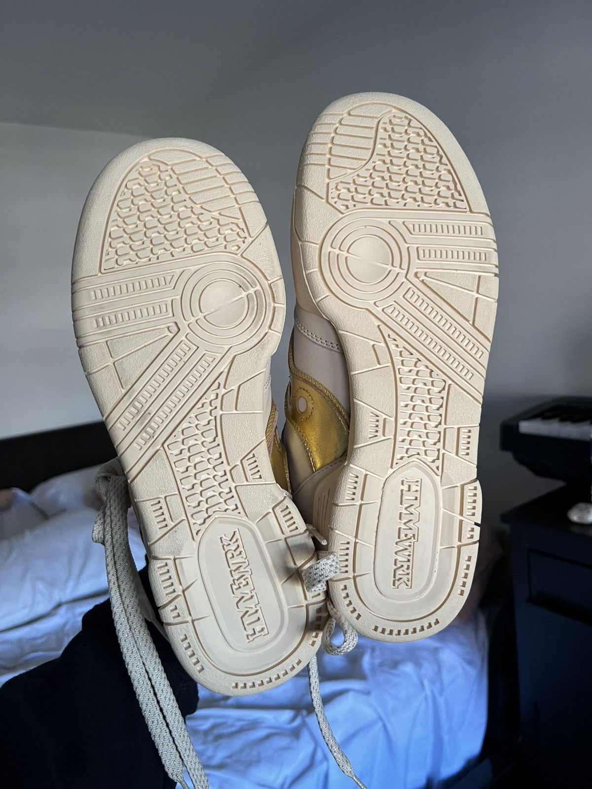 Saucony Saucony x Hommewrk Sonic low us9 beige and gold cream white Size US 9 / EU 42 - 3 Thumbnail