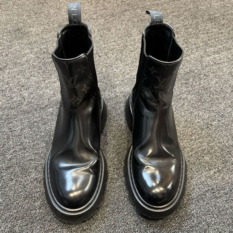 Louis Vuitton Louis Vuitton Classic Black Leather Ankle Boots - Size US 9 / EU 42 - 2 Thumbnail