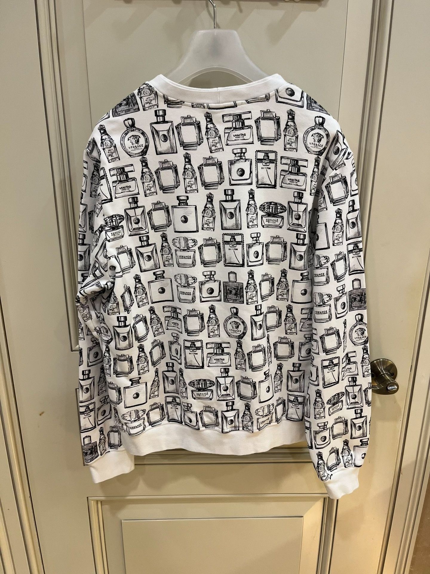 Versace Versace White Perfume Bottle Print Sweatshirt Size US M / EU 48-50 / 2 - 5 Thumbnail