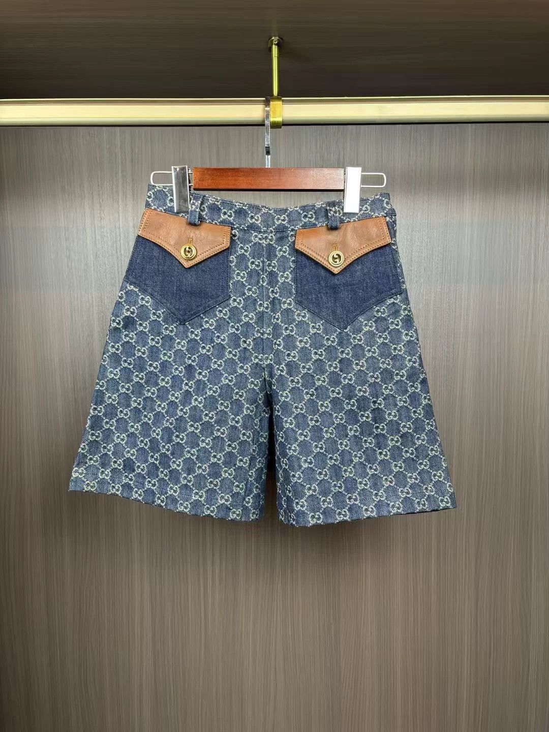 Gucci denim mini skirt, size 38
