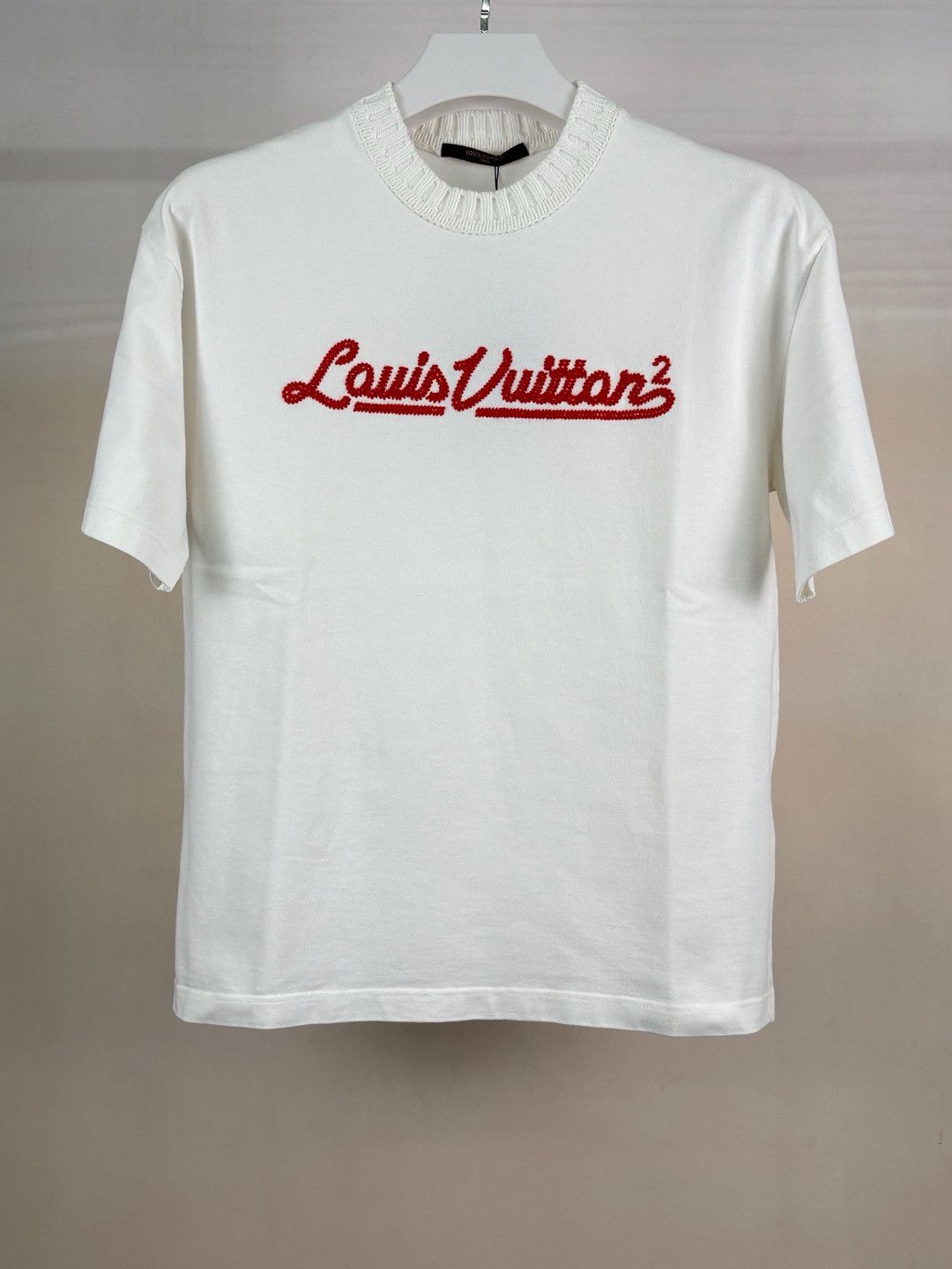 Louis Vuitton Louis Vuitton Red Logo Embroidery T-Shirt Size M Size US M / EU 48-50 / 2 - 1 Thumbnail