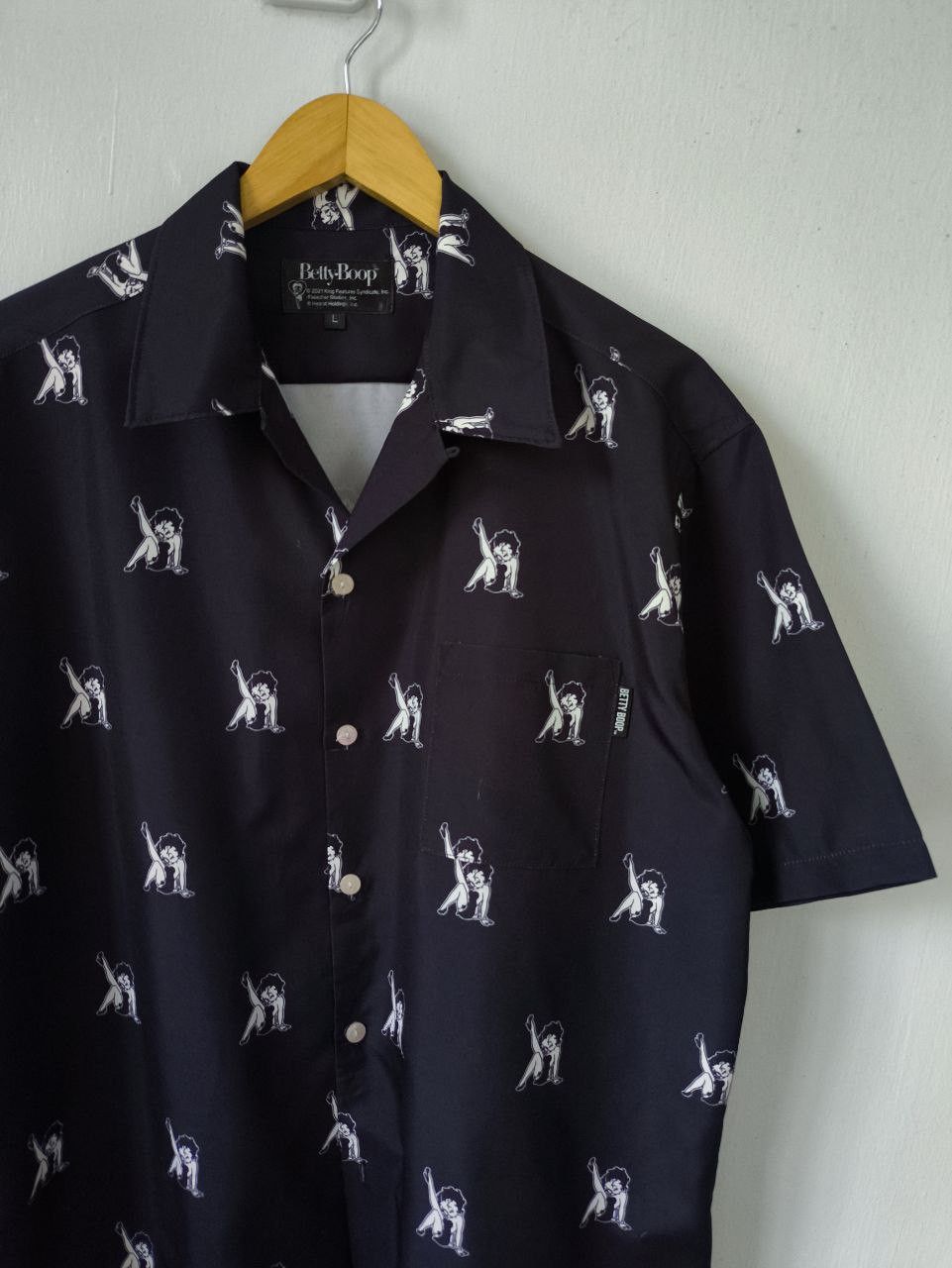 American Apparel BETTY BOOP Fullprint Open Collar Shirts Size US L / EU 52-54 / 3 - 3 Thumbnail