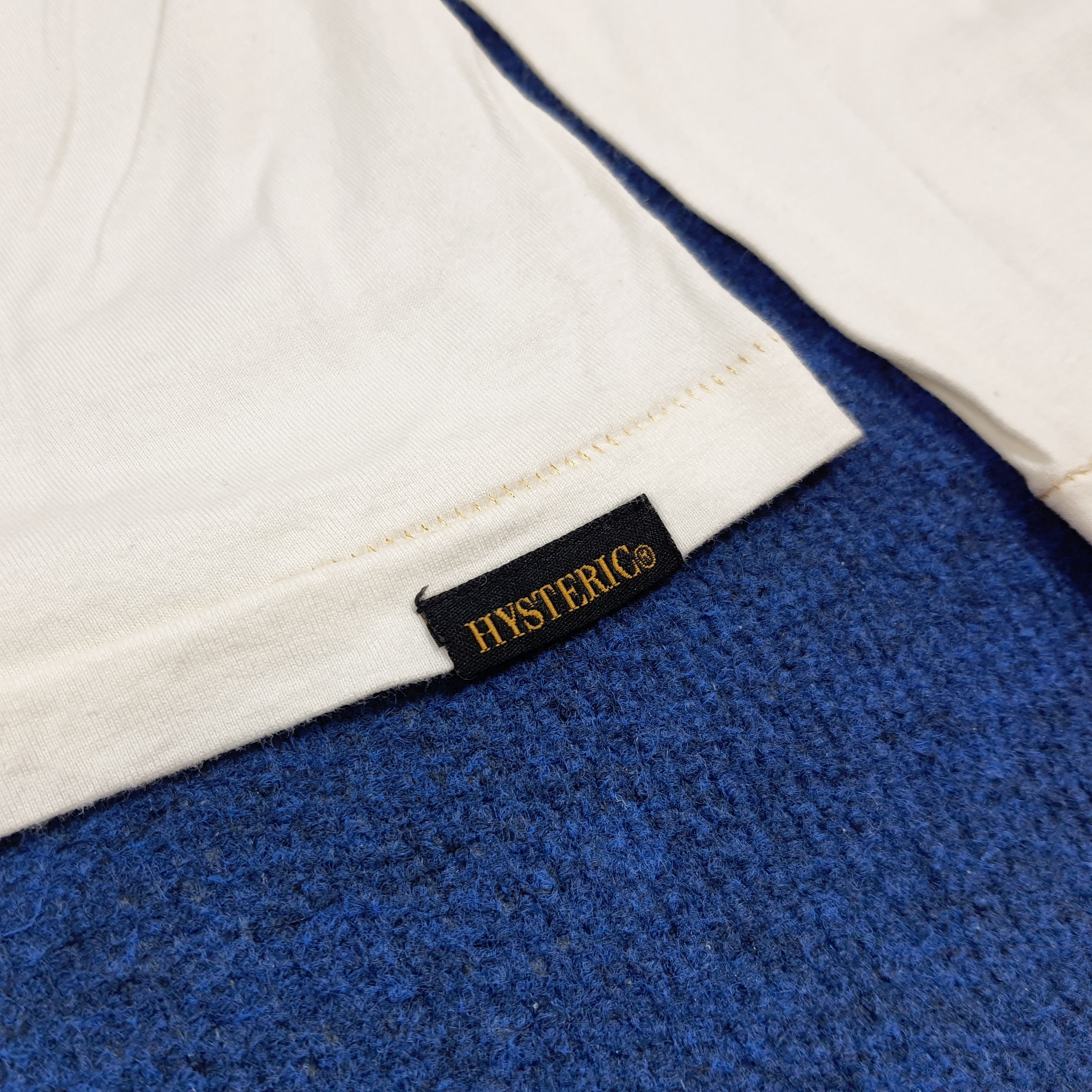 Hysteric Glamour Vintage Hysteric Glamour Japan Gold Logo Tshirt C301N33 Size S / US 4 / IT 40 - 4 Thumbnail