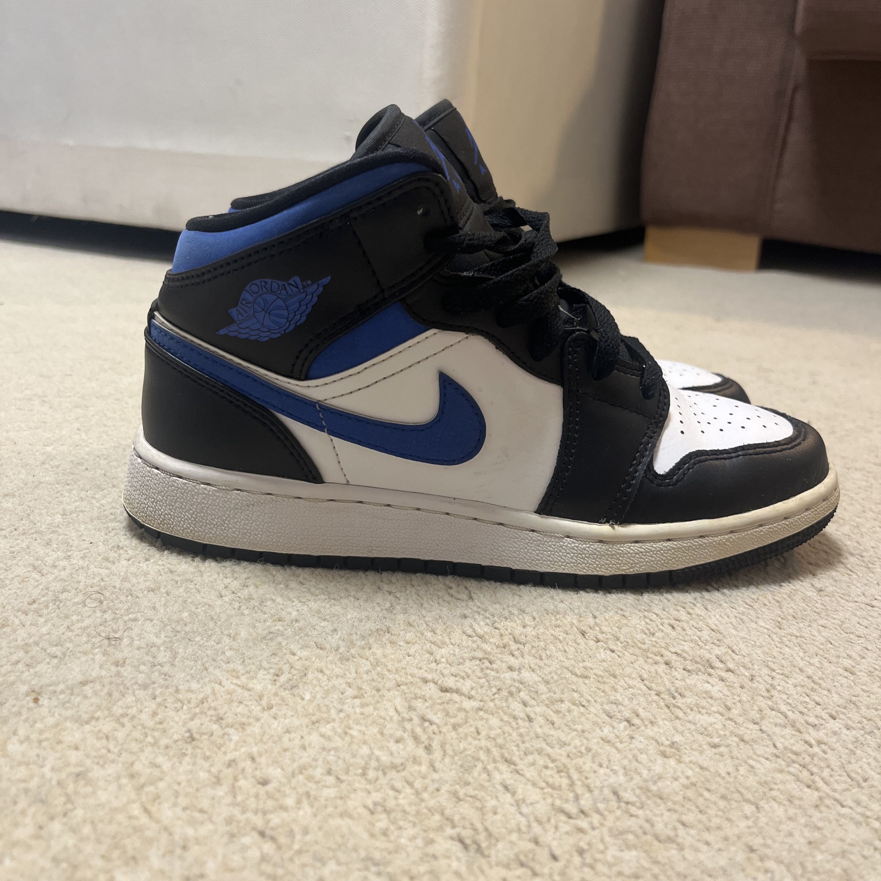 Nike Jordan 1 Mid black trainers Size US 5.5 / EU 38 - 1 Thumbnail