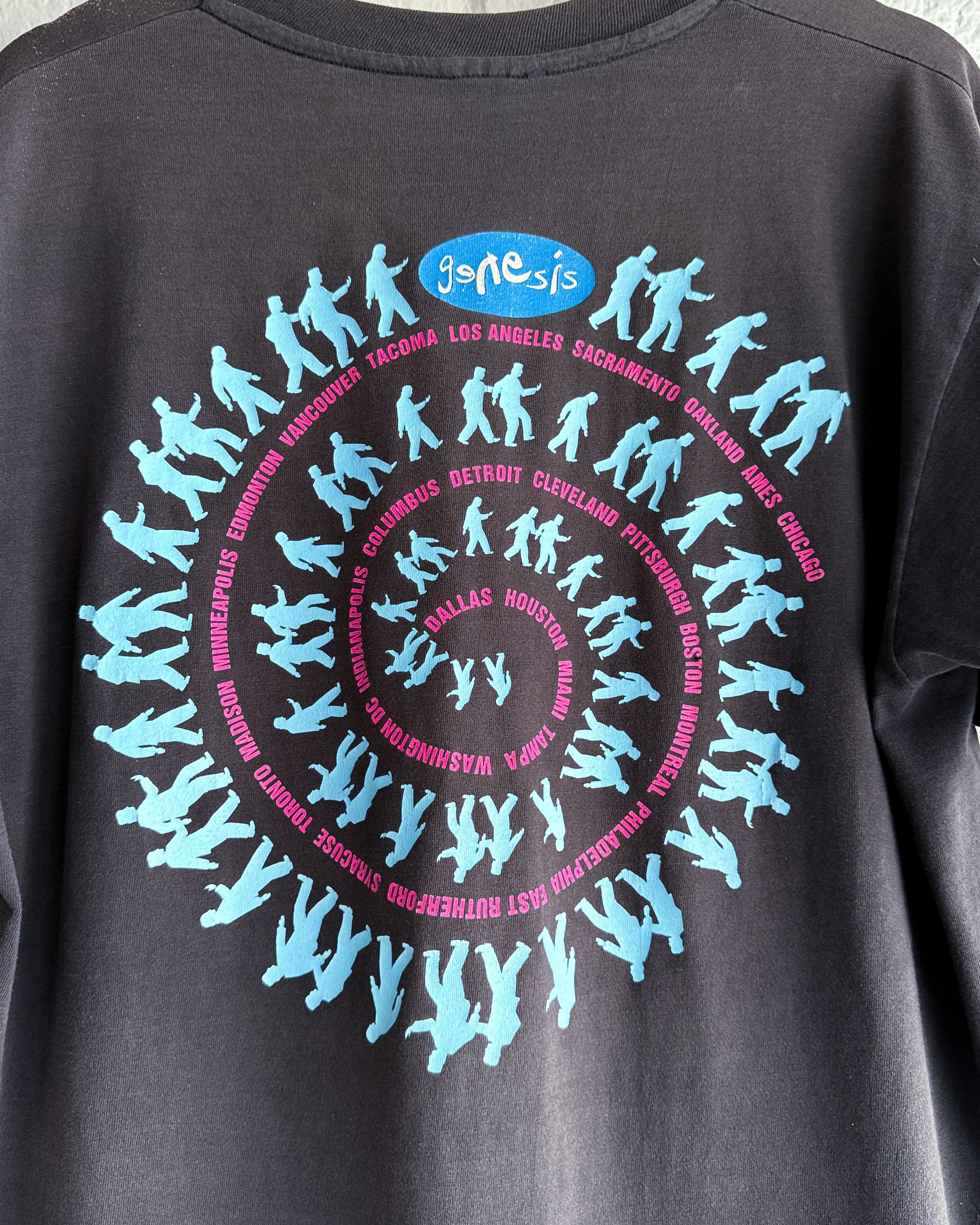 Vintage Vintage 90s Genesis We Can't Dance T Shirt Faded Thrashed Size US XL / EU 56 / 4 - 7 Thumbnail