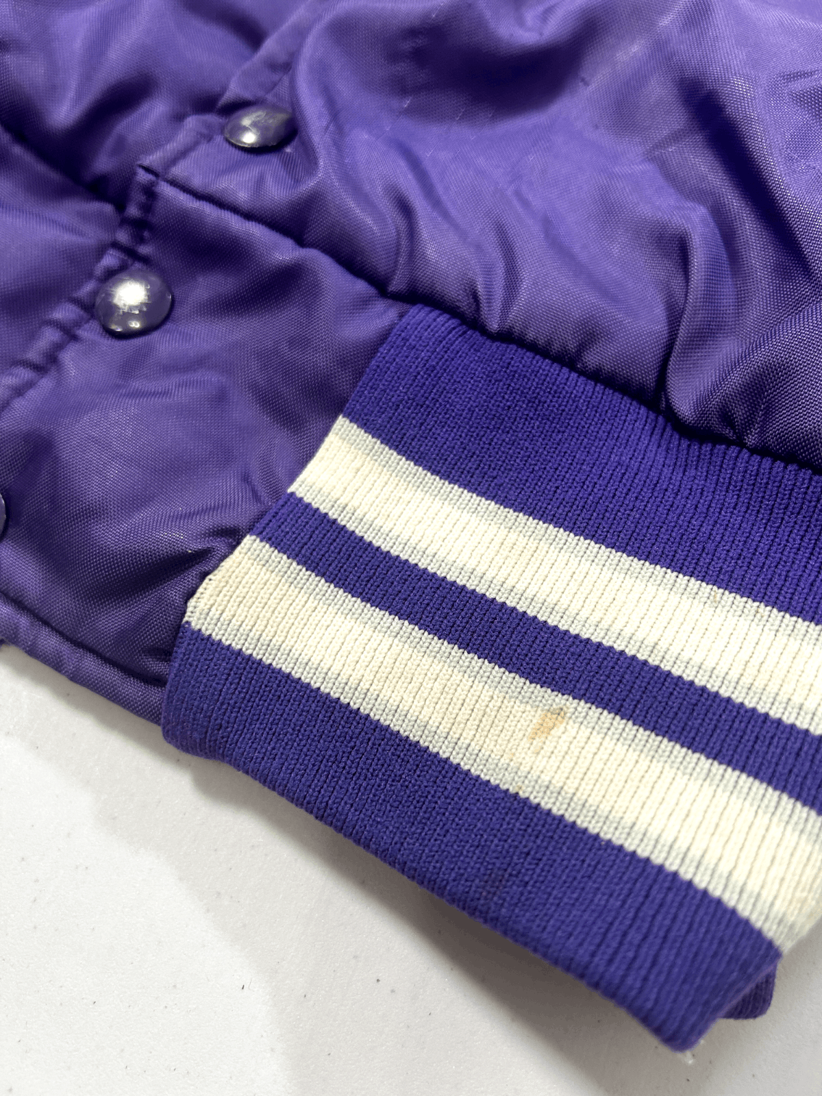 Vintage Vintage 70s/80s Indians Varsity Quilted Lined Button Up Nyl Size US S / EU 44-46 / 1 - 6 Thumbnail