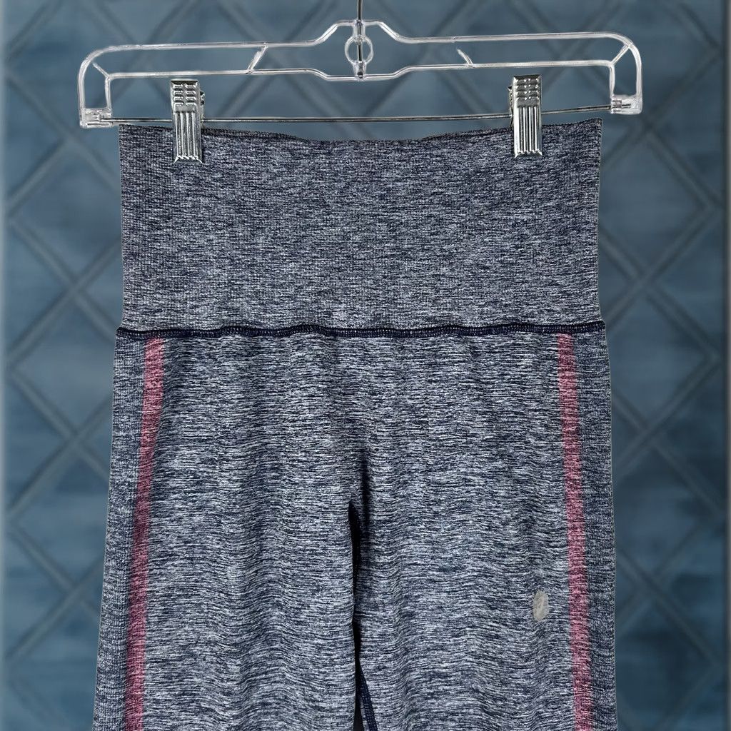 Asics ASICS Capri Leggings Womens Small Gray Activewear Run Gym Casual Stretch Mid S Size 28" / US 6 / IT 42 - 1 Thumbnail