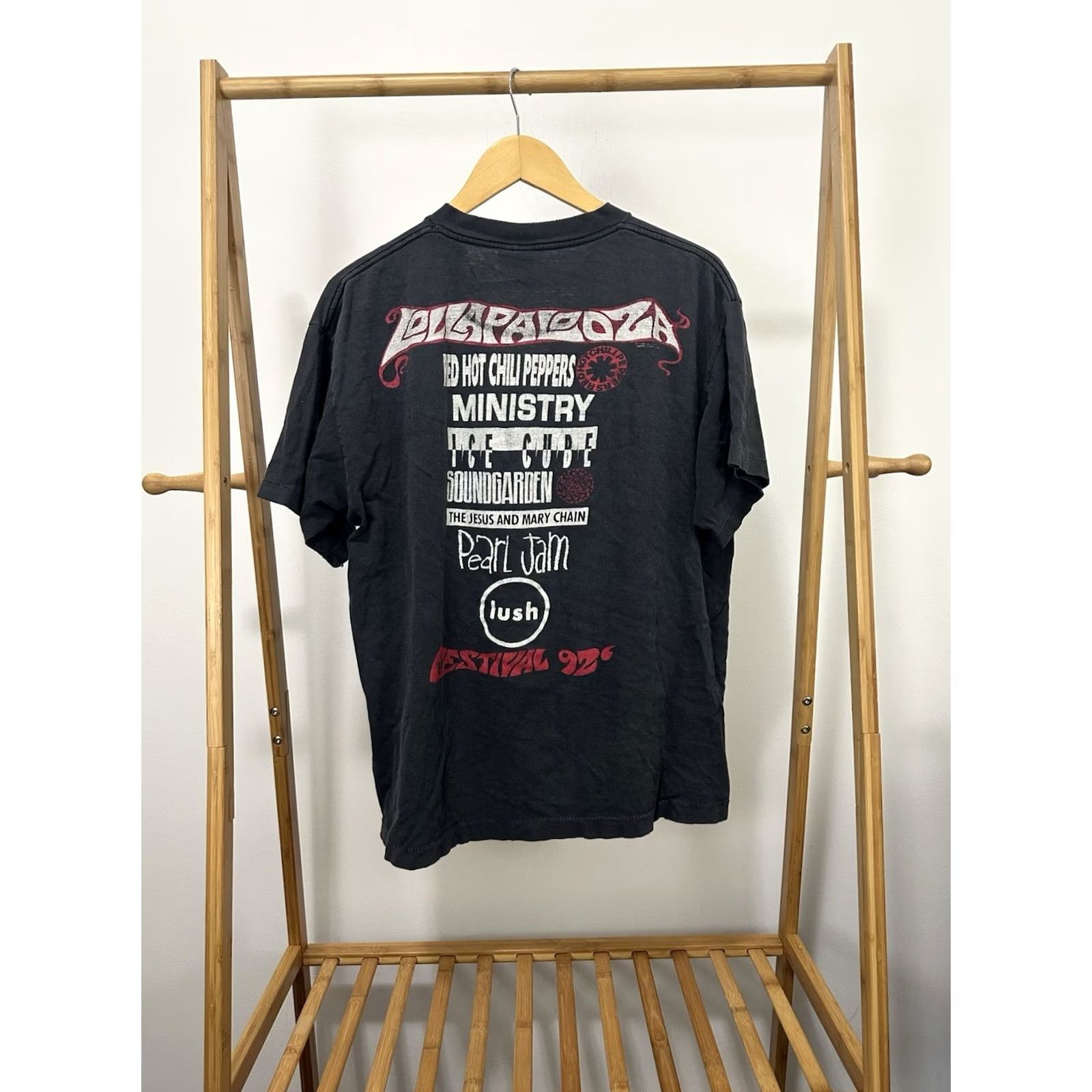 Vintage VTG 90s Lollapalooza RHCP Ice Cube Soundgarden T-Shirt XL Giant Black Mens Regular Size XS? Size US XL / EU 56 / 4 - 2 Thumbnail