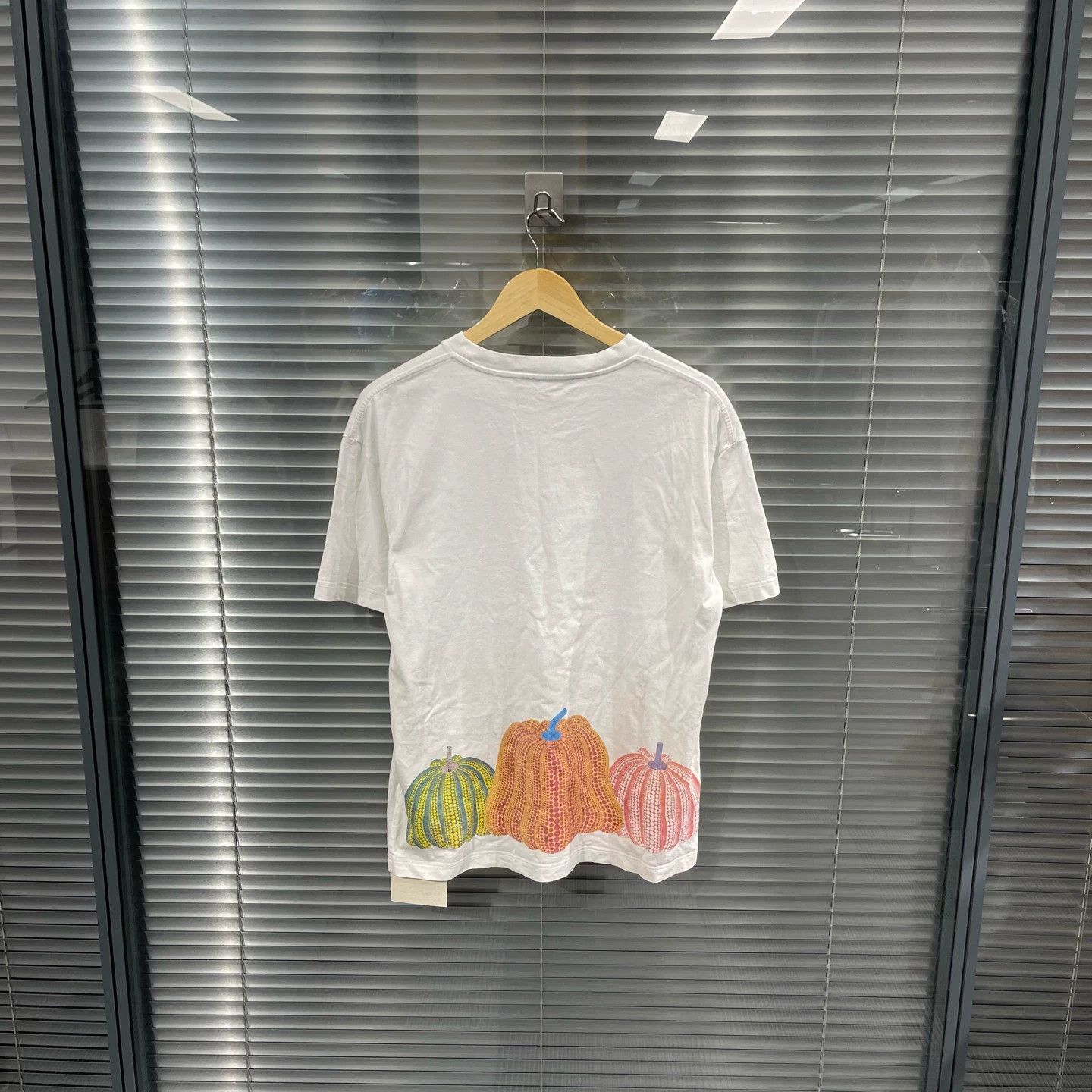 Louis Vuitton Louis Vuitton 23ss Yayoi Kusama Polka Dot Pumpkin Print Short Sleeve Tee S Size US S / EU 44-46 / 1 - 2 Thumbnail