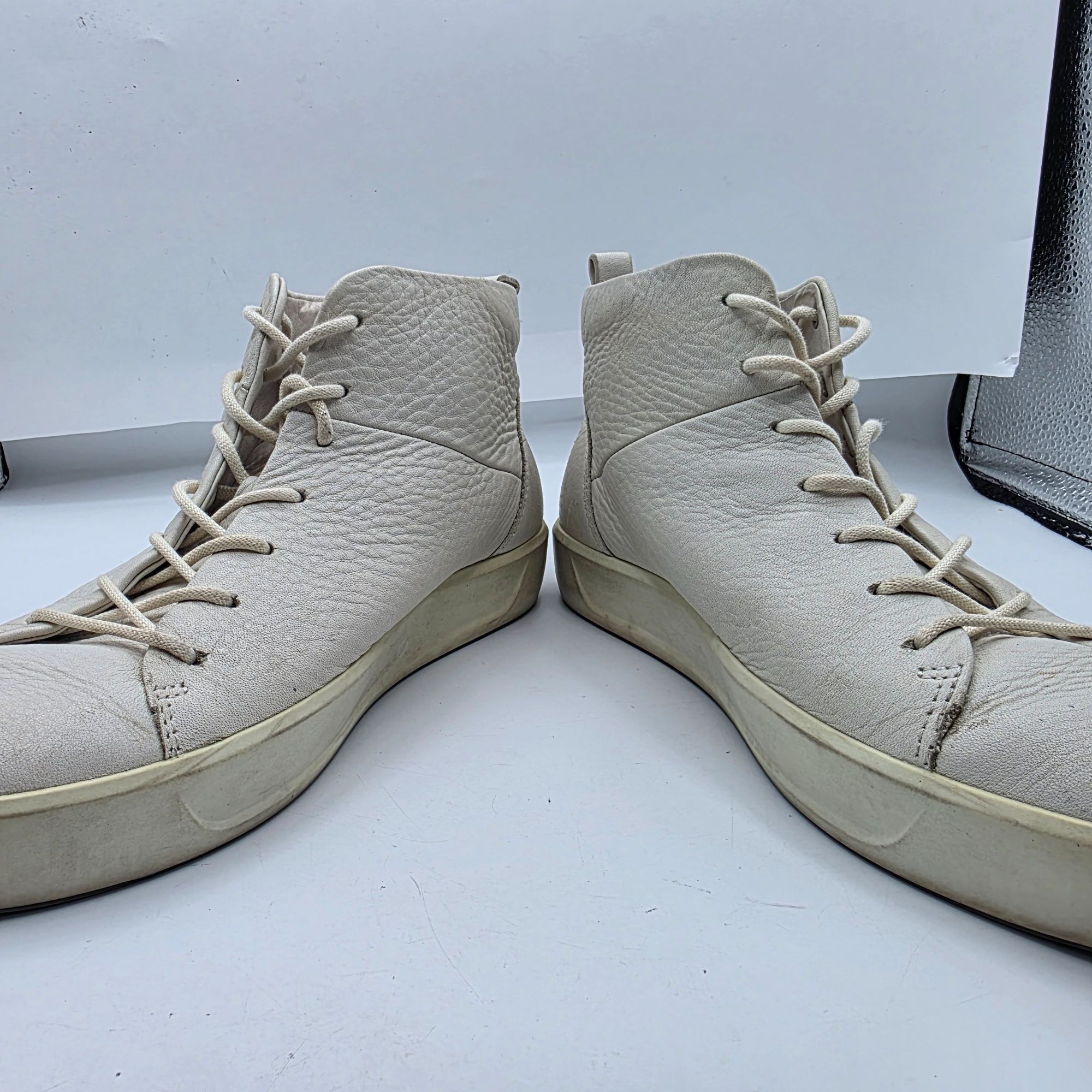 Ecco Ecco Soft 8 Womens Size 7 Triple White Leather High Top Snea Size US 7 / IT 37 - 2 Thumbnail