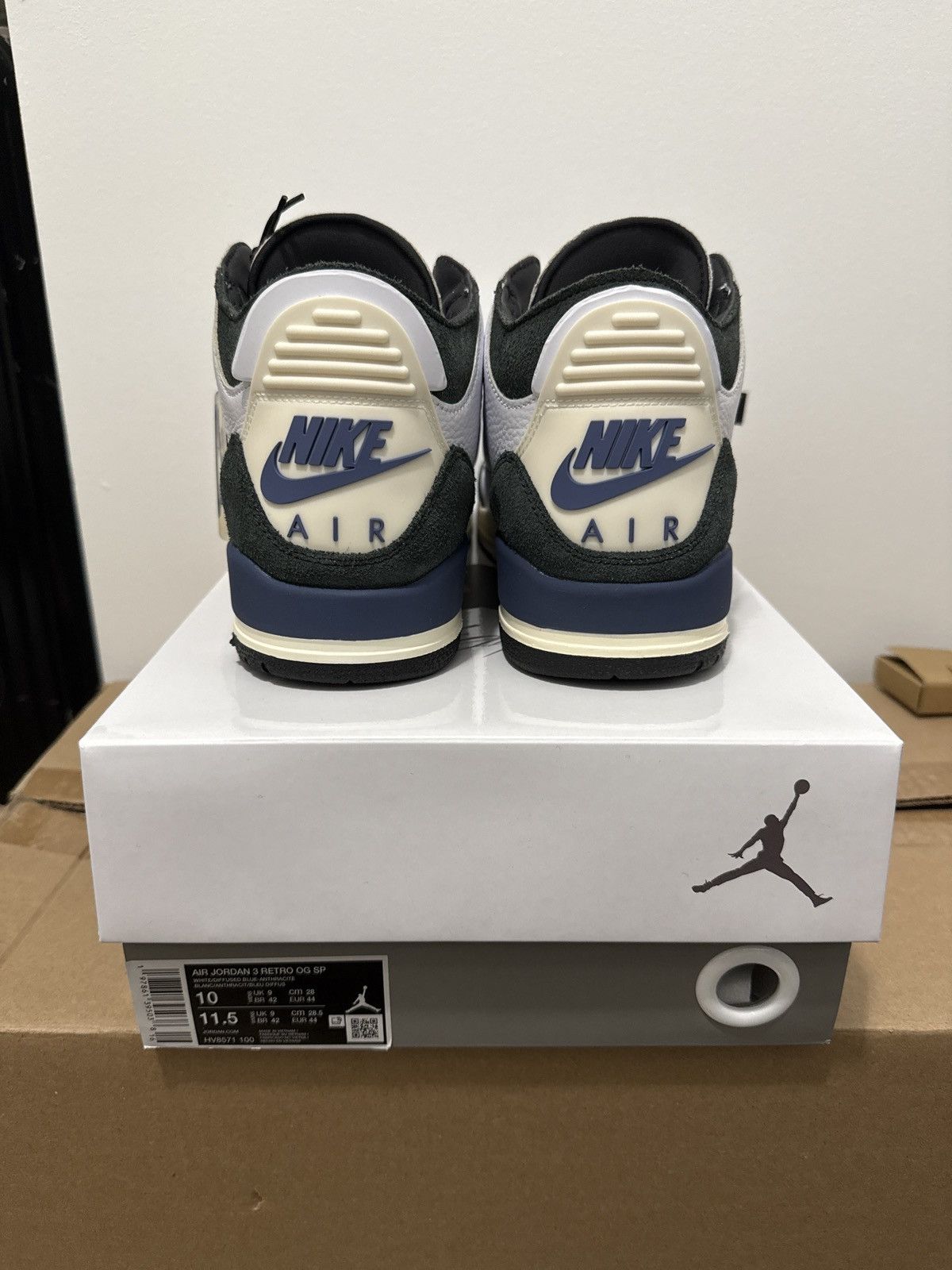 Jordan Brand Air Jordan 3 Retro 3 OG SP A Ma Maniére Diffused Blue Size US 10 / EU 43 - 5 Thumbnail