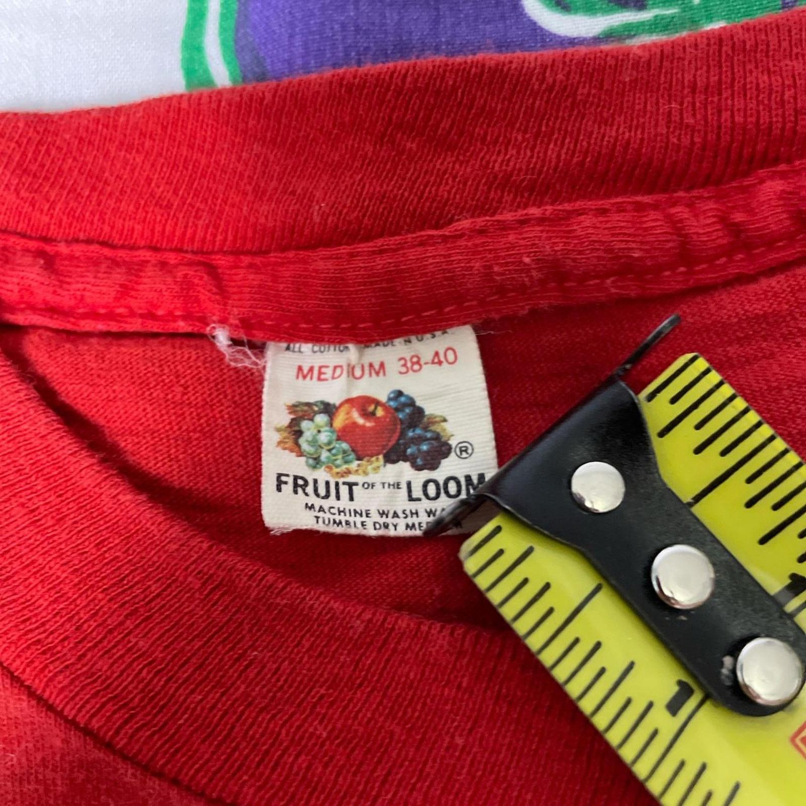 Fruit Of The Loom × Vintage True Vintage 80s FOTL Fruit Of The Loom Red Mens Grunge Tee Size US S / EU 44-46 / 1 - 5 Thumbnail