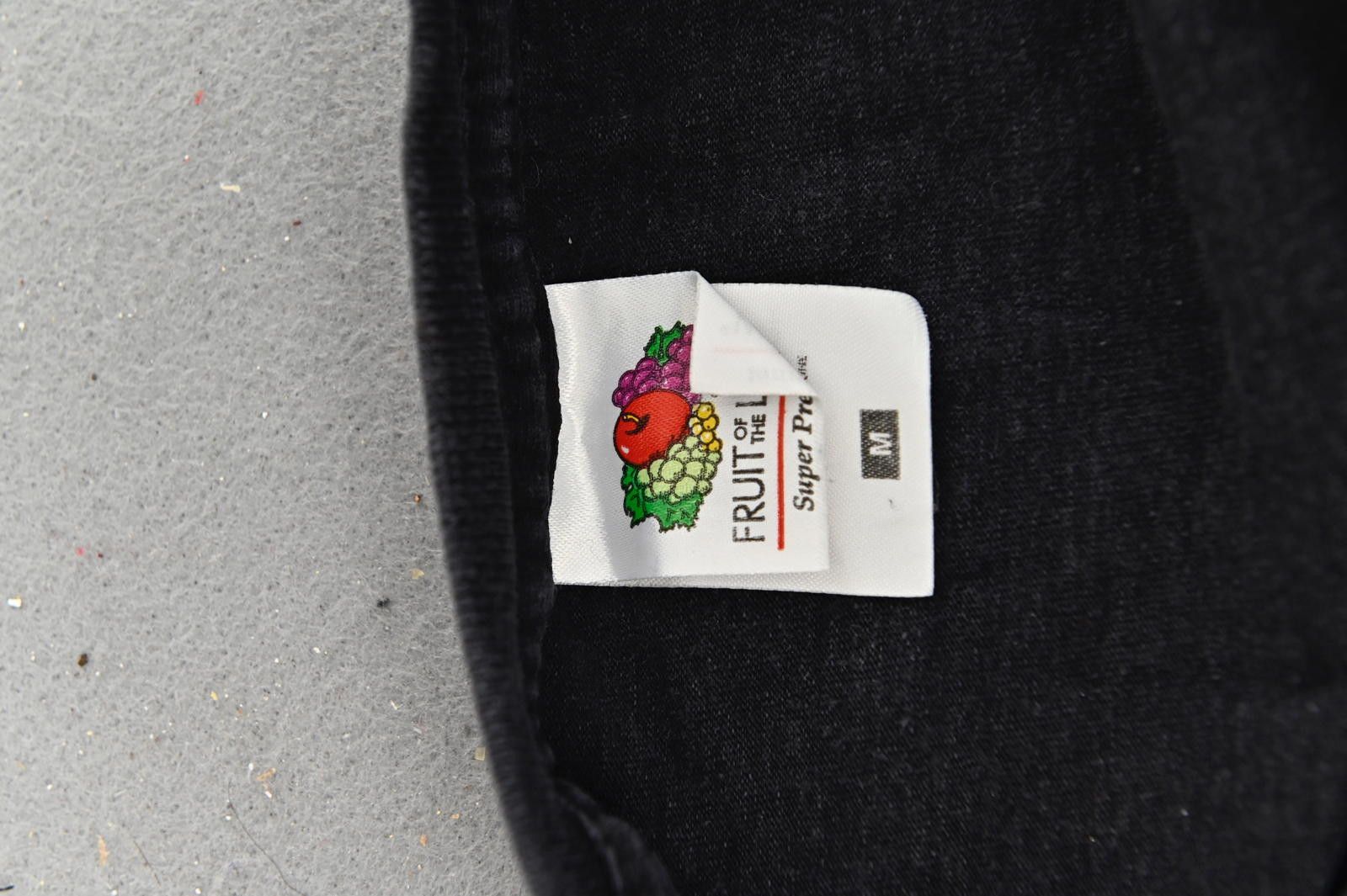 Fruit Of The Loom Fruit of the Loom Black Printed T-Shirt Mens Size M Size US M / EU 48-50 / 2 - 5 Thumbnail