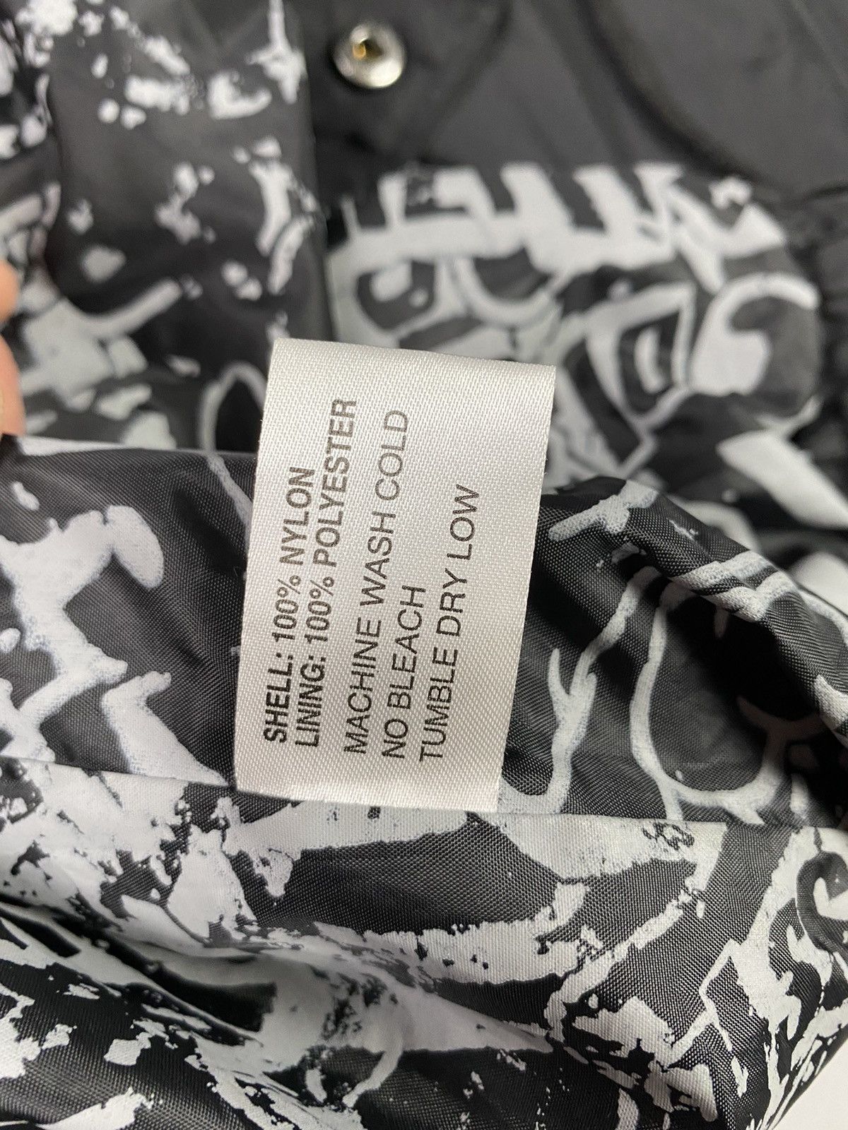 Dissizit Dissizit Black Coach Jacket - Graffiti Spray Can Graphic Size US L / EU 52-54 / 3 - 9 Thumbnail