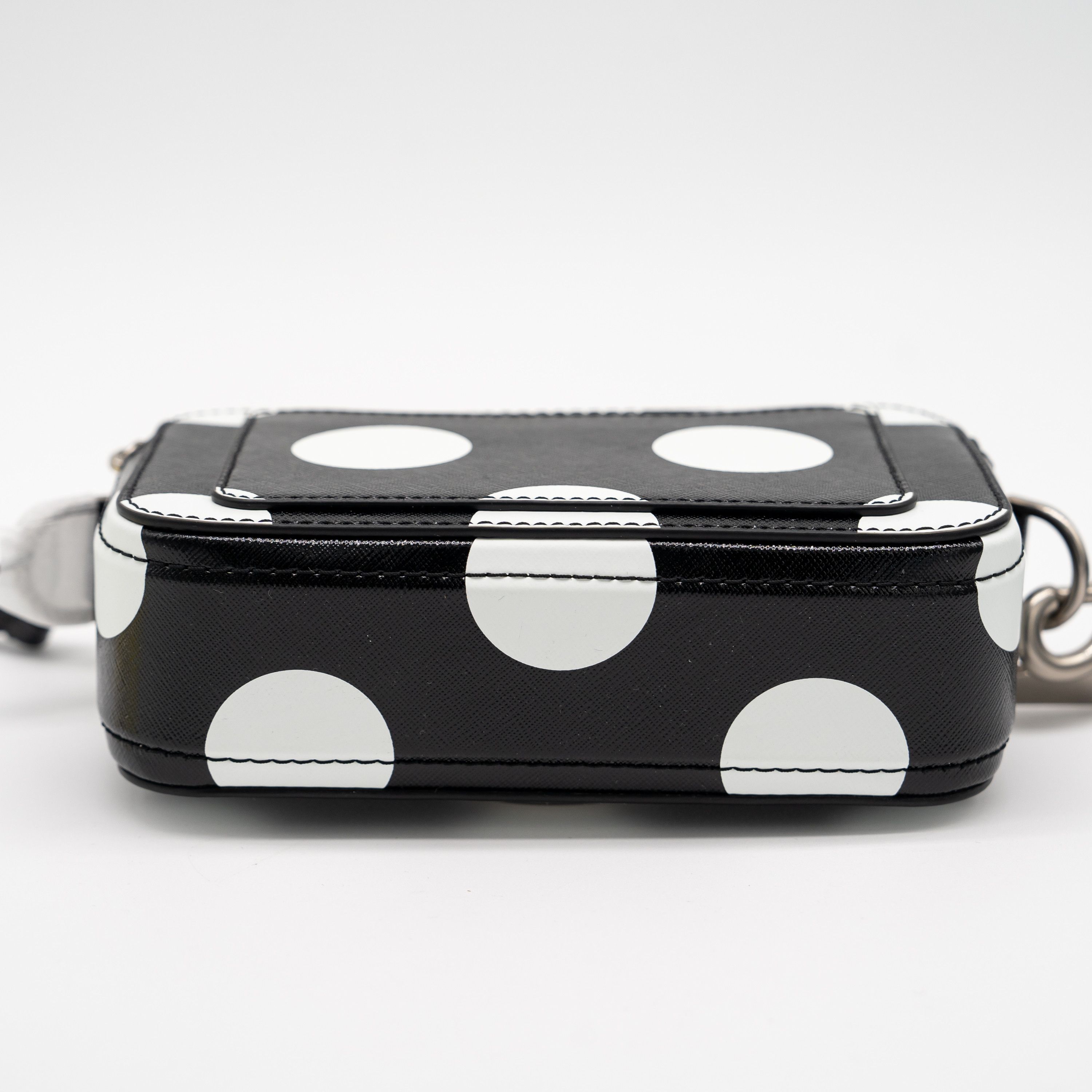 Marc Jacobs Marc Jacobs Black White Polka Dot Snapshot Camera Bag Size ONE SIZE - 4 Thumbnail