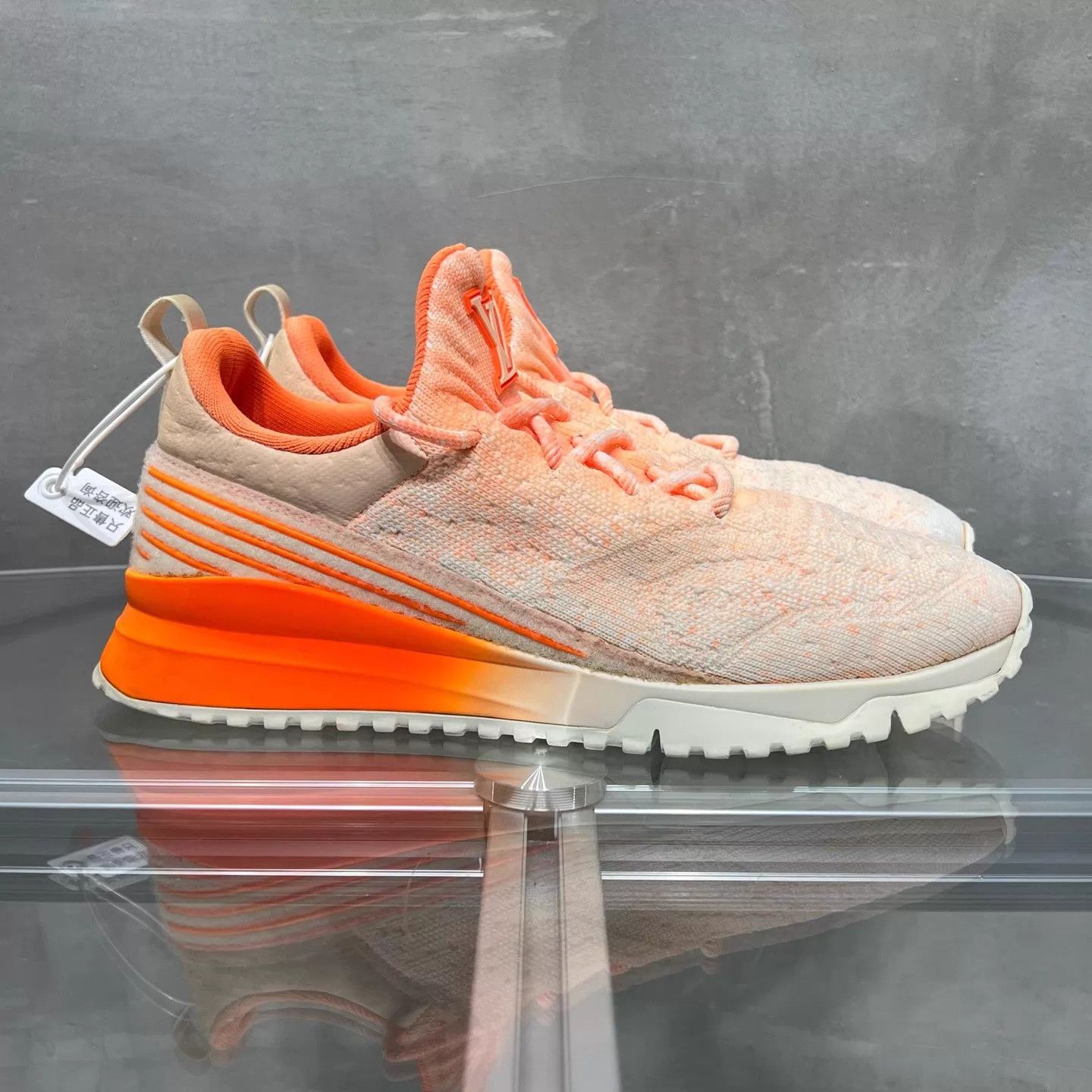 Louis Vuitton LV fluorescent orange sneaker UK7.5 41.5 Size US 8.5 / EU 41-42 - 4 Thumbnail