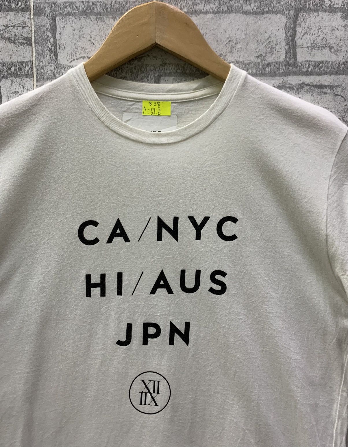 Japanese Brand 24 SURF Made In Japan T-shirts Size US S / EU 44-46 / 1 - 3 Thumbnail