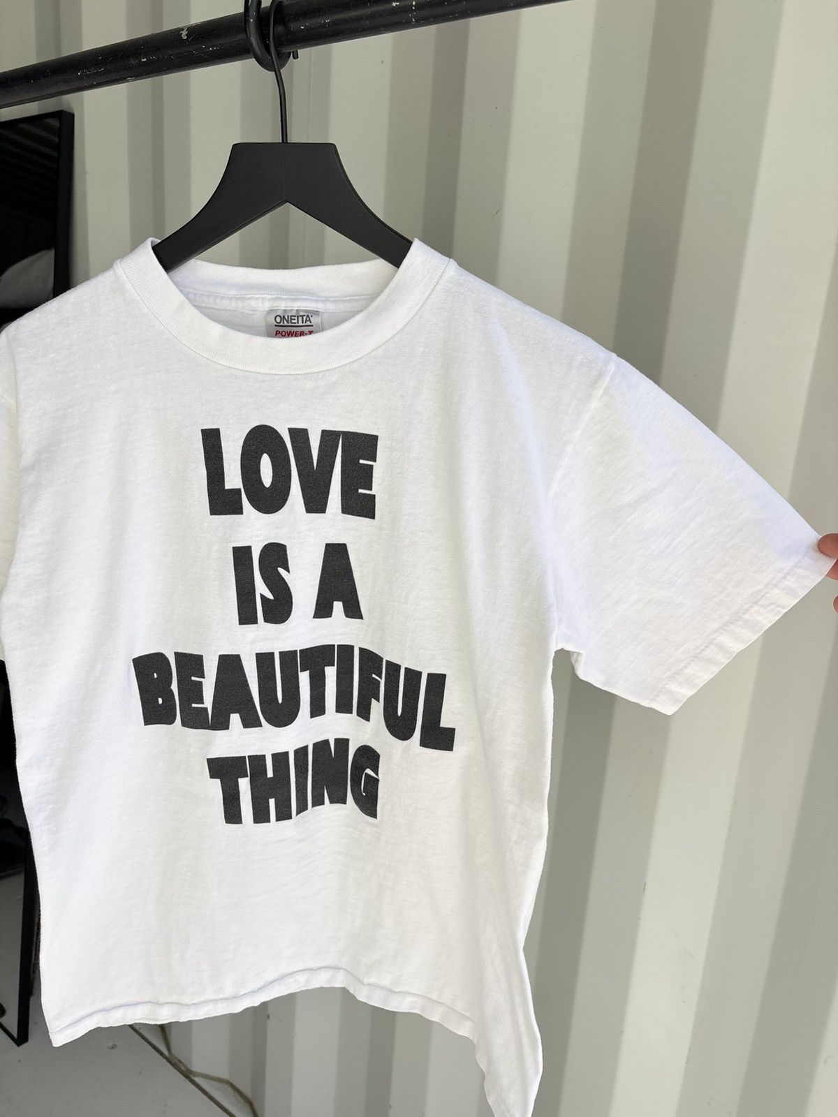 Vintage Vintage Love Is Beautiful Shirt Faded Distressed Grunge Band Size US L / EU 52-54 / 3 - 2 Thumbnail