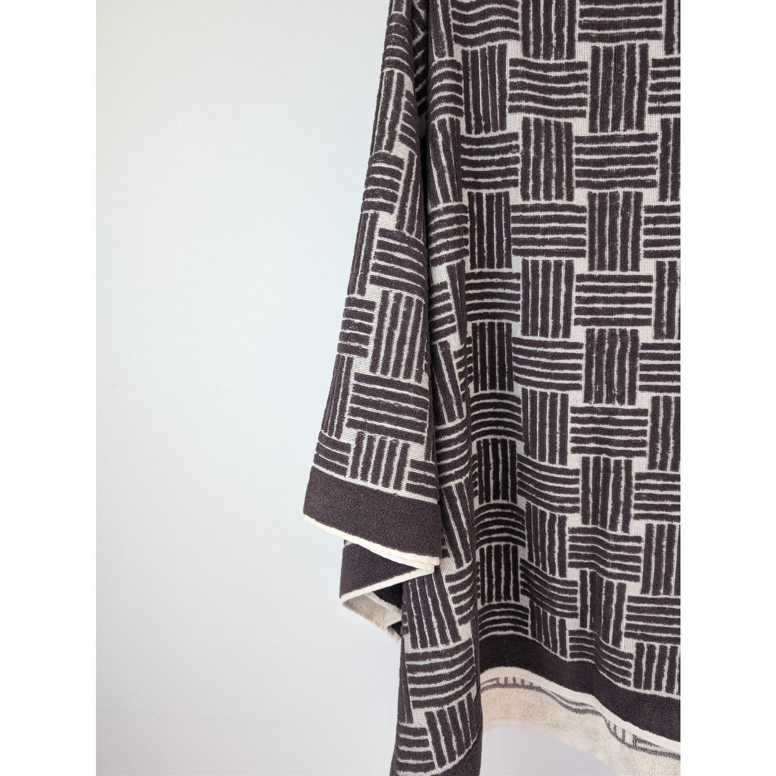 Bottega Veneta o1rshd1 Size:OS / Intreccio Jacquard Beach Towel Cream/Brown Size ONE SIZE - 7 Thumbnail