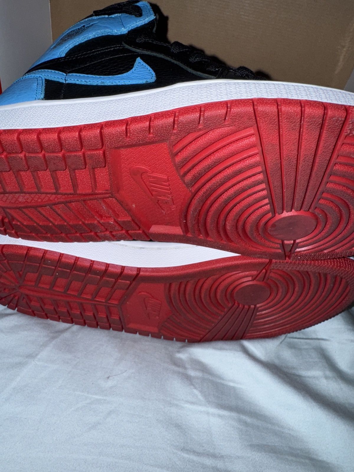 Jordan Brand Air Jordan 1 High OG NC to CHI Size US 6 / EU 39 - 4 Thumbnail