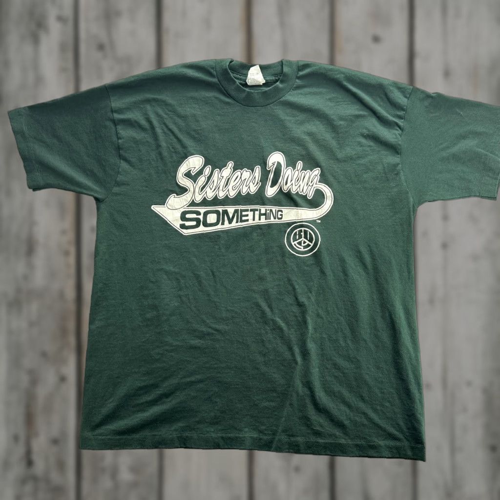 Vintage VINTAGE Sisters Doing Something Shirt Mens 2XL Green 90s Graphic BDS Brothers USA Shirt Mens 2XL Size US XXL / EU 58 / 5 - 1 Thumbnail
