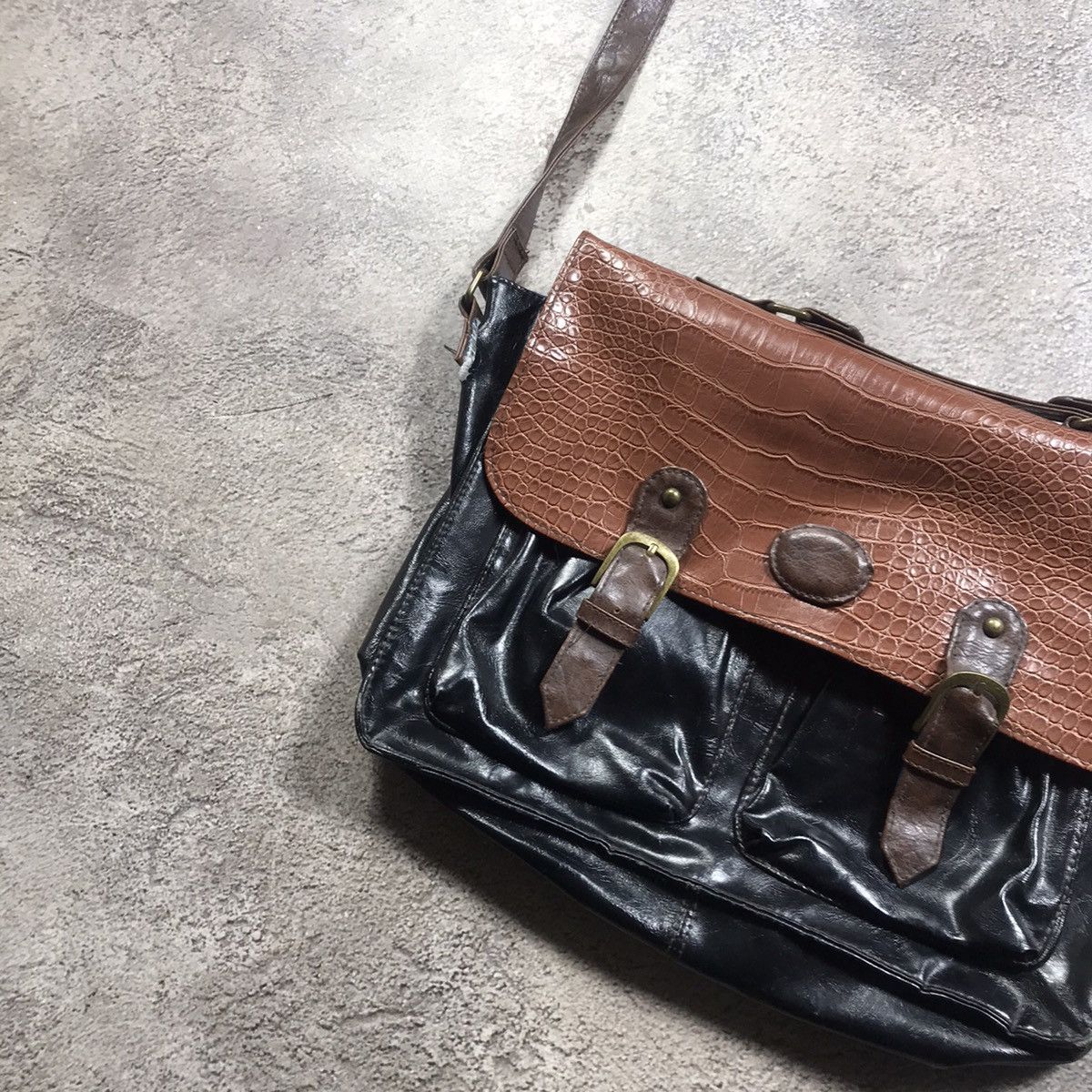 Vintage Vintage 90s Leather Shoulder Bag Y2K Japanese Avant Garde OS Size ONE SIZE - 2 Thumbnail