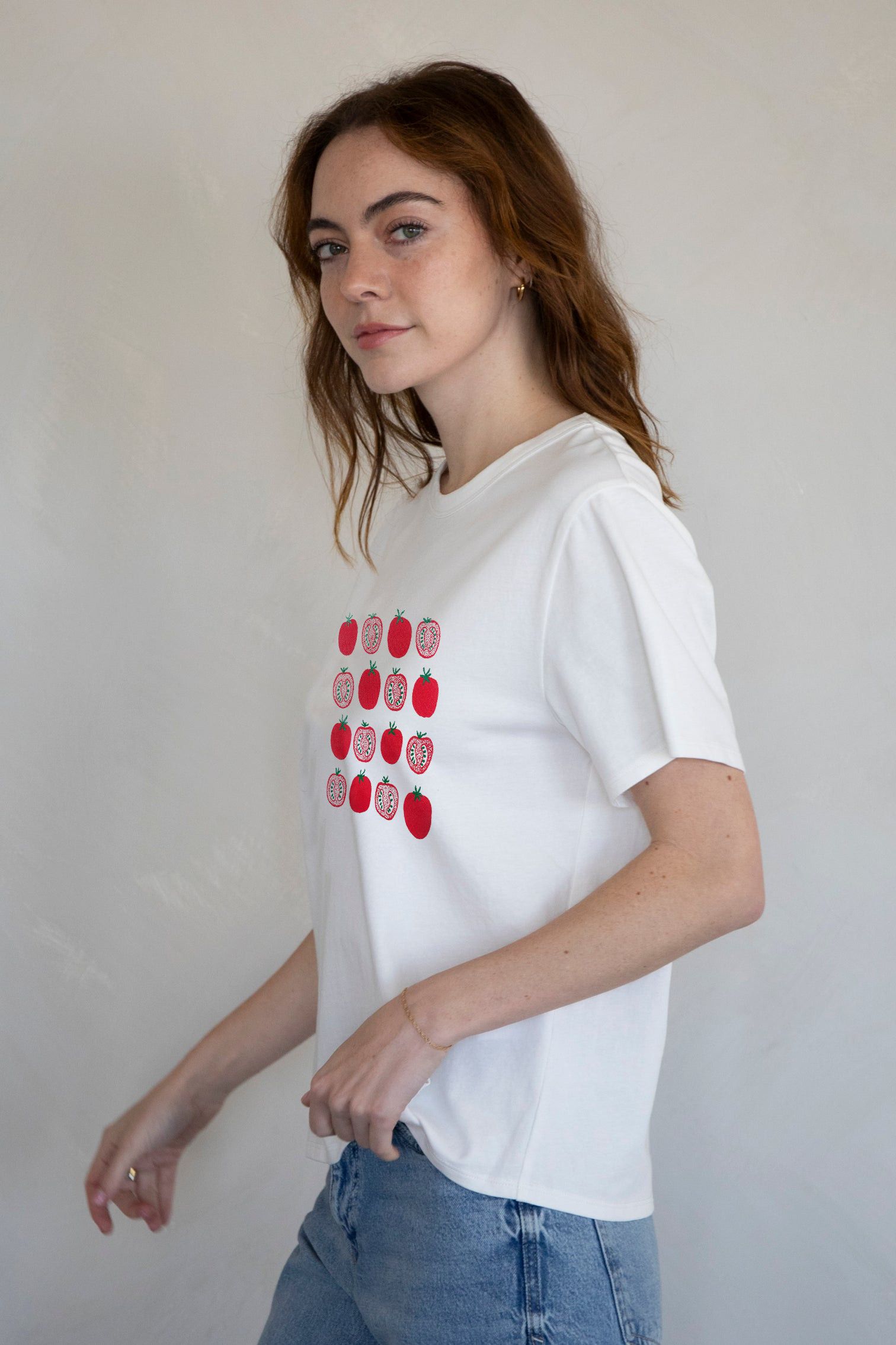 Designer × The Unbranded Brand Tomato Shirt, Graphic Tee, Vegetable Print Shirt, Size L / US 10 / IT 46 - 4 Thumbnail