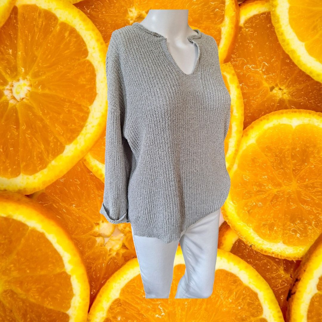 Other Pink Martini Gray Knit V Neck Sweater Size Medium Size M / US 6-8 / IT 42-44 - 1 Thumbnail