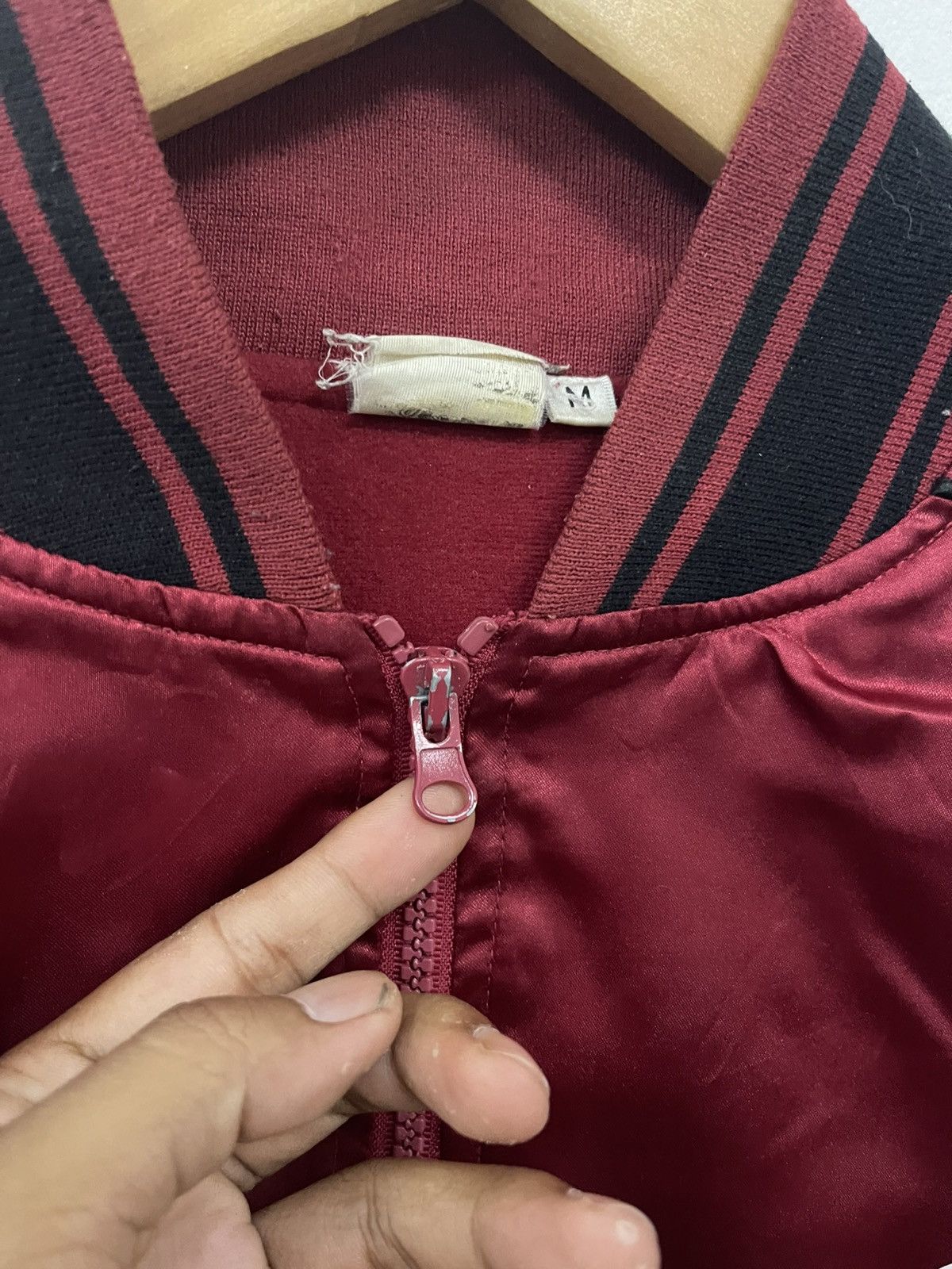 Cartoon Network Bugs Bunny Satin Red Bomber jacket Size US M / EU 48-50 / 2 - 3 Thumbnail