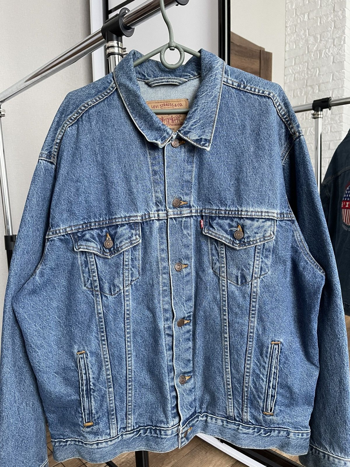 Levi's Vintage Clothing Levis Vintage Denim Jacket Big Logo Embroidered 80s Size US XL / EU 56 / 4 - 9 Thumbnail