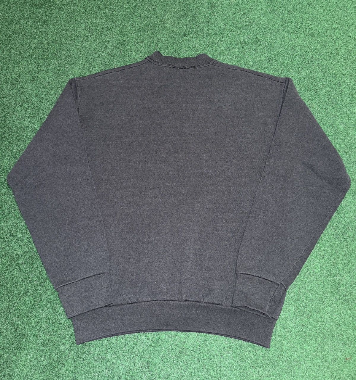 Disney × Mickey Unlimited × Vintage Vintage 80s Disney Mickey Mouse Mickey & Co Faded Crewneck Size L / US 10 / IT 46 - 5 Thumbnail