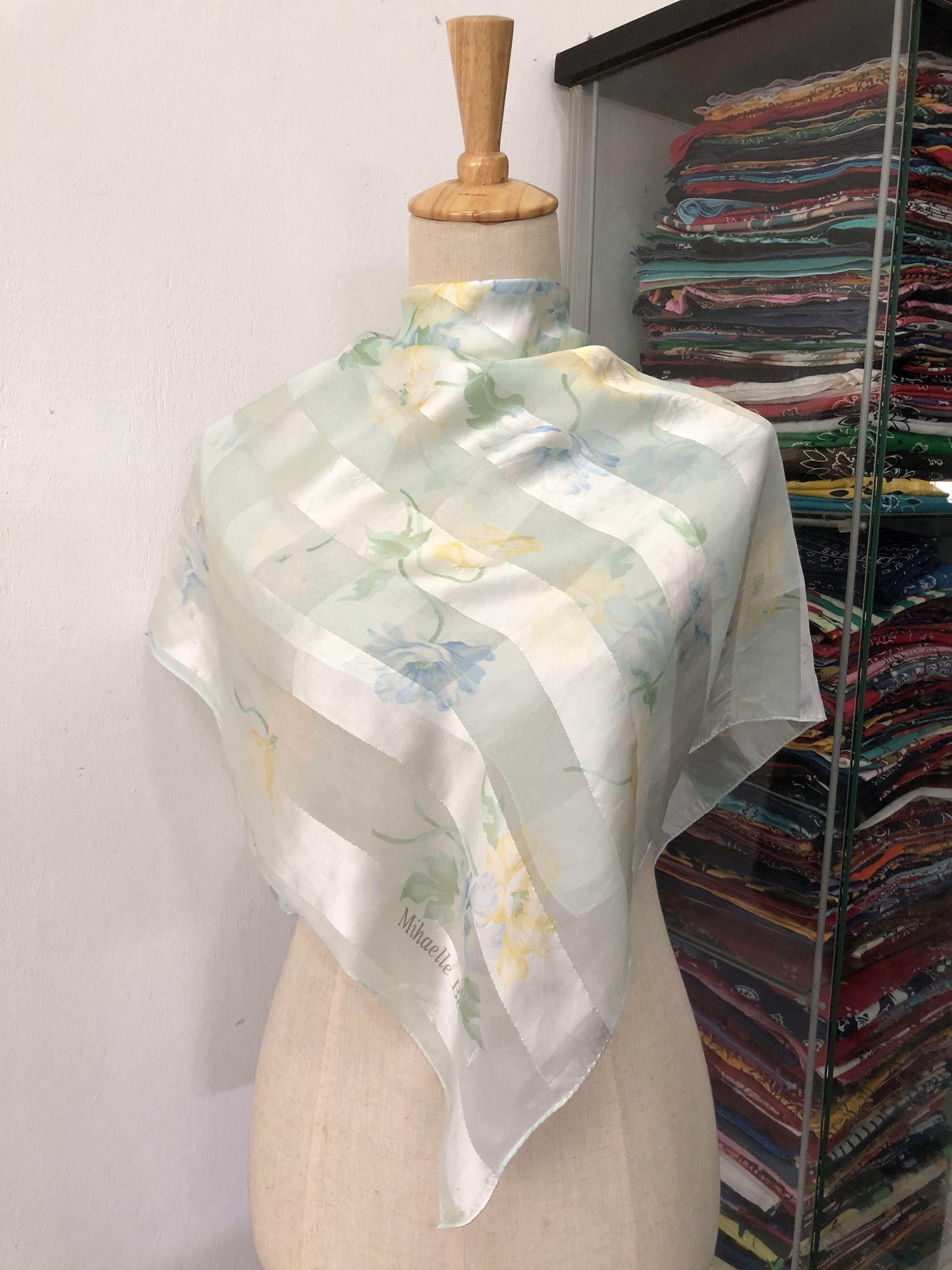Vintage Vintage Mihaelle Belotti Silk Scarf Size ONE SIZE - 1 Thumbnail