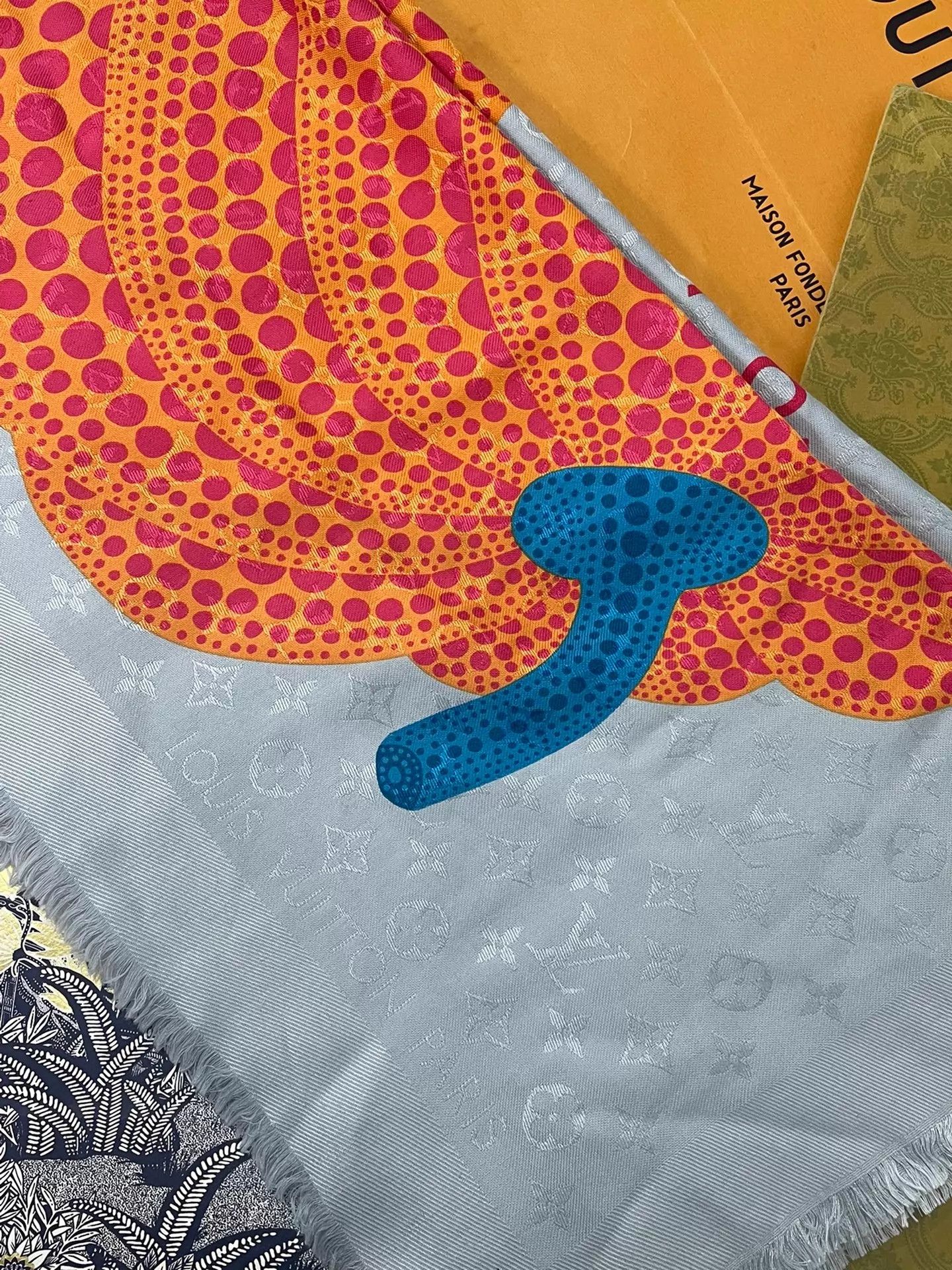Louis Vuitton LV x Yayoi Kusama Allover Monogram Pumpkin Scarf Size ONE SIZE - 2 Thumbnail