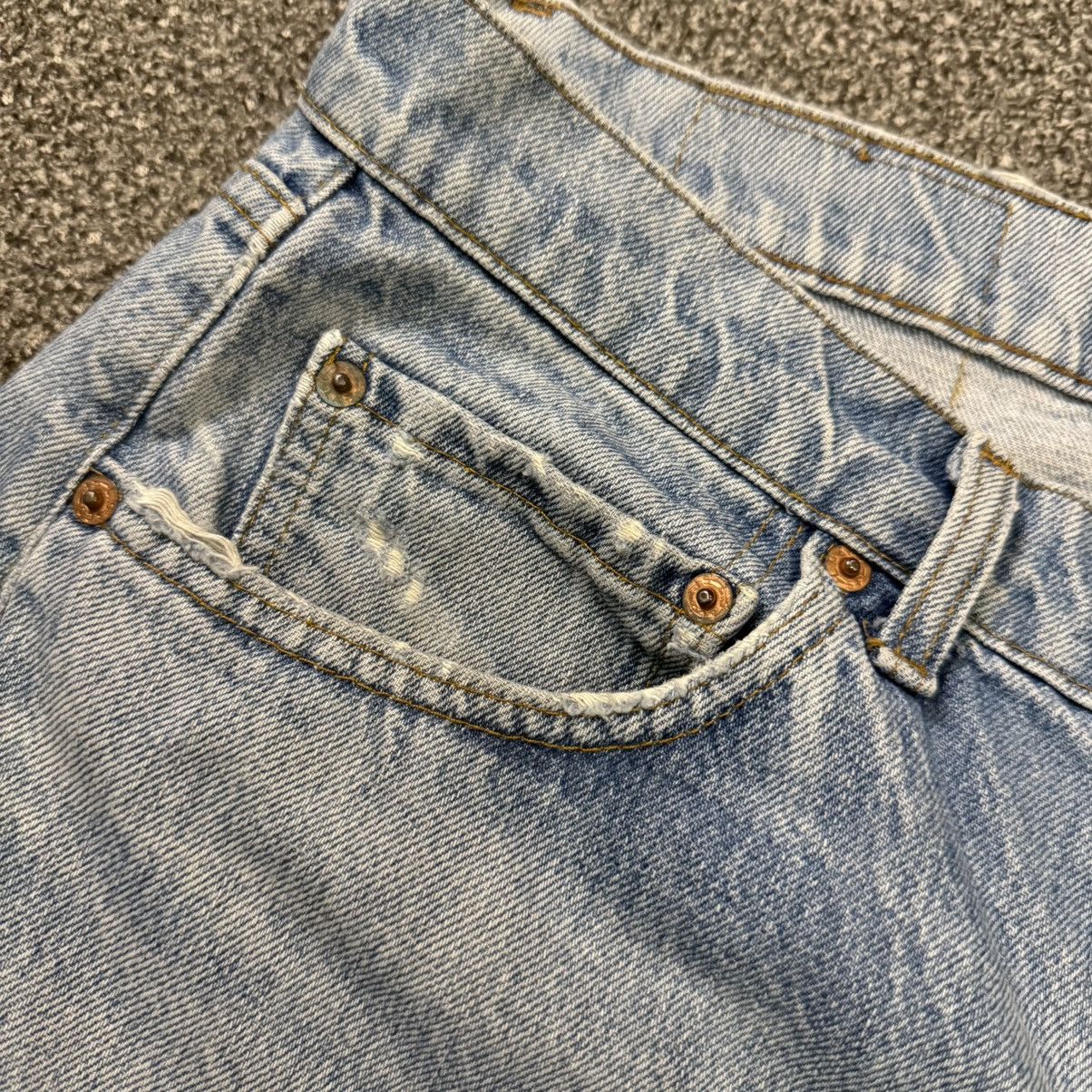 Levi's Vintage Clothing 70s 80s Levis 501 Distressed Aging Rindem Denim W34 USA Size US 34 / EU 50 - 11 Thumbnail