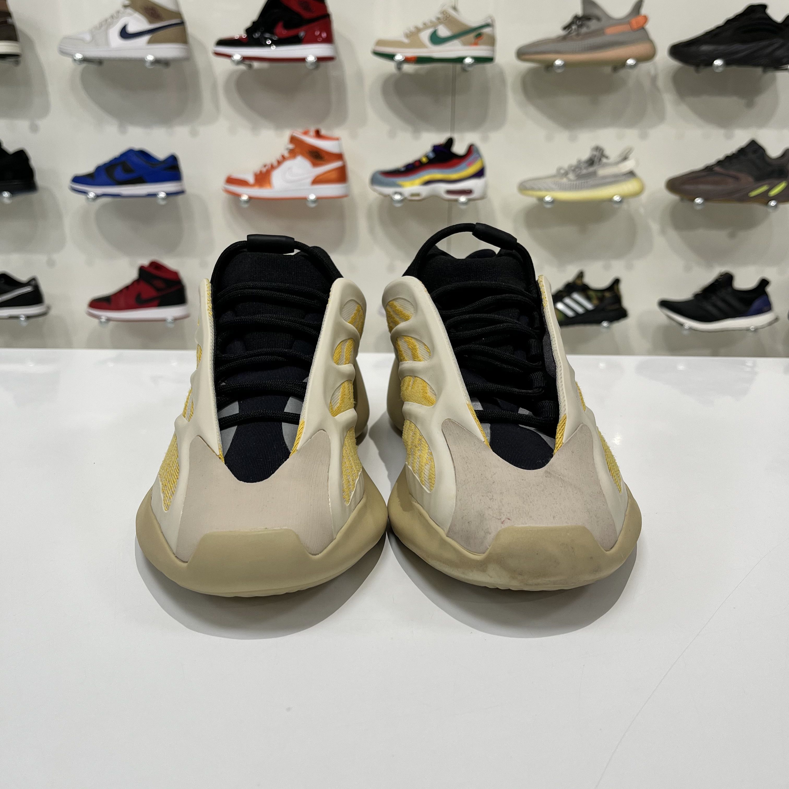 Adidas Adidas Yeezy 700 V3 Safflower Size US 8.5 / EU 41-42 - 9 Thumbnail