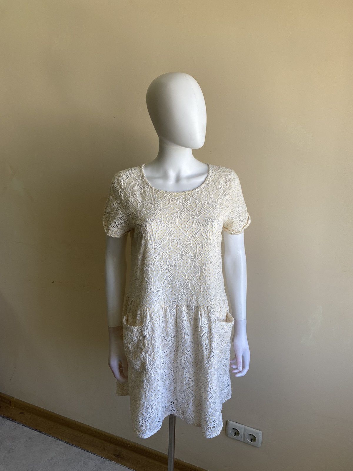 Sezane Sezane Embroidered Floral Ivory Polka Dot Mini Dress Size XS / US 0-2 / IT 36-38 - 2 Thumbnail
