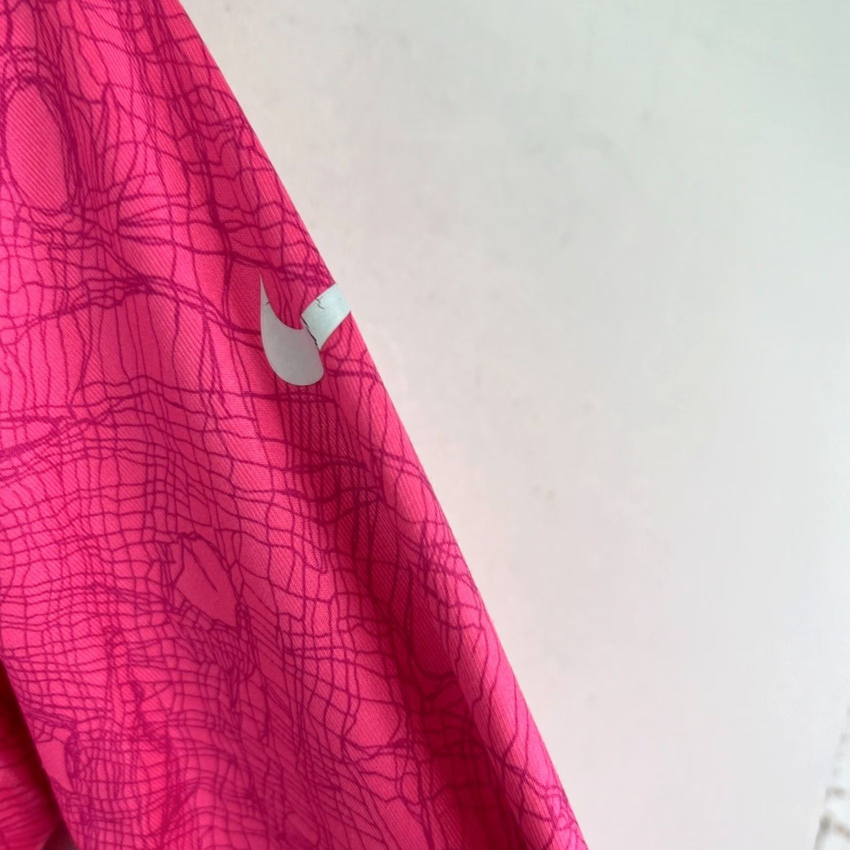 Nike Nike Pro Combat Fitted Top Womens L Pink Long Sleeve Geometric Print Size L / US 10 / IT 46 - 4 Thumbnail