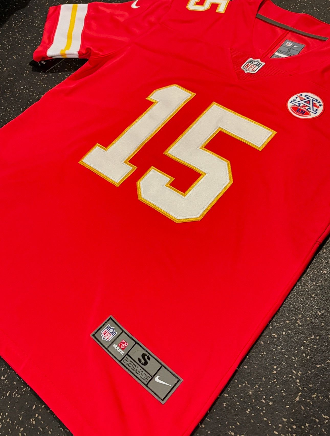 Nike Patrick Mahomes Medium Jersey Kansas City Chiefs Red Adult Size US M / EU 48-50 / 2 - 3 Thumbnail