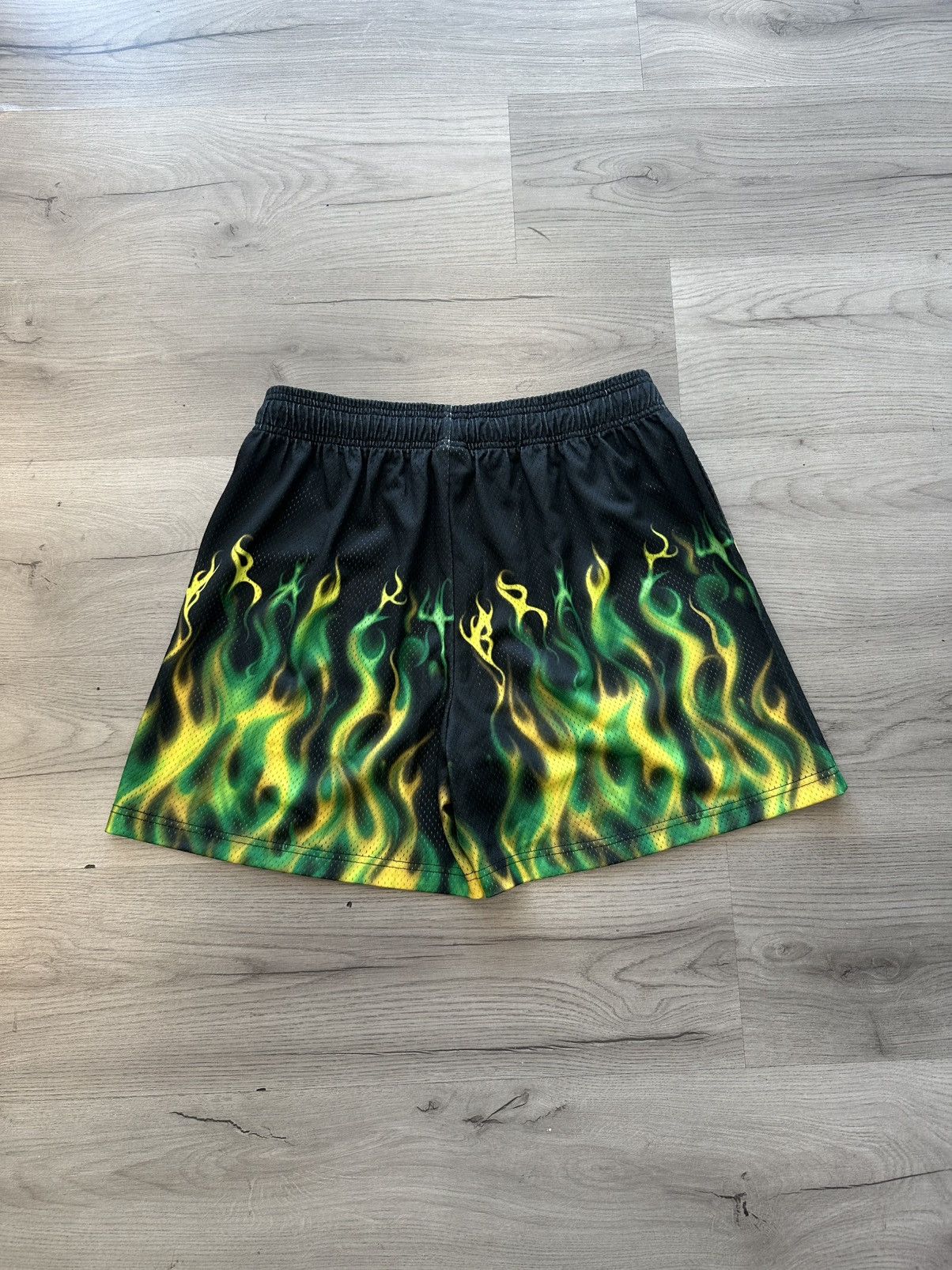 Bravest Studios Bravest Studios Shorts Flames Black Green Yellow Size US 34 / EU 50 - 2 Thumbnail