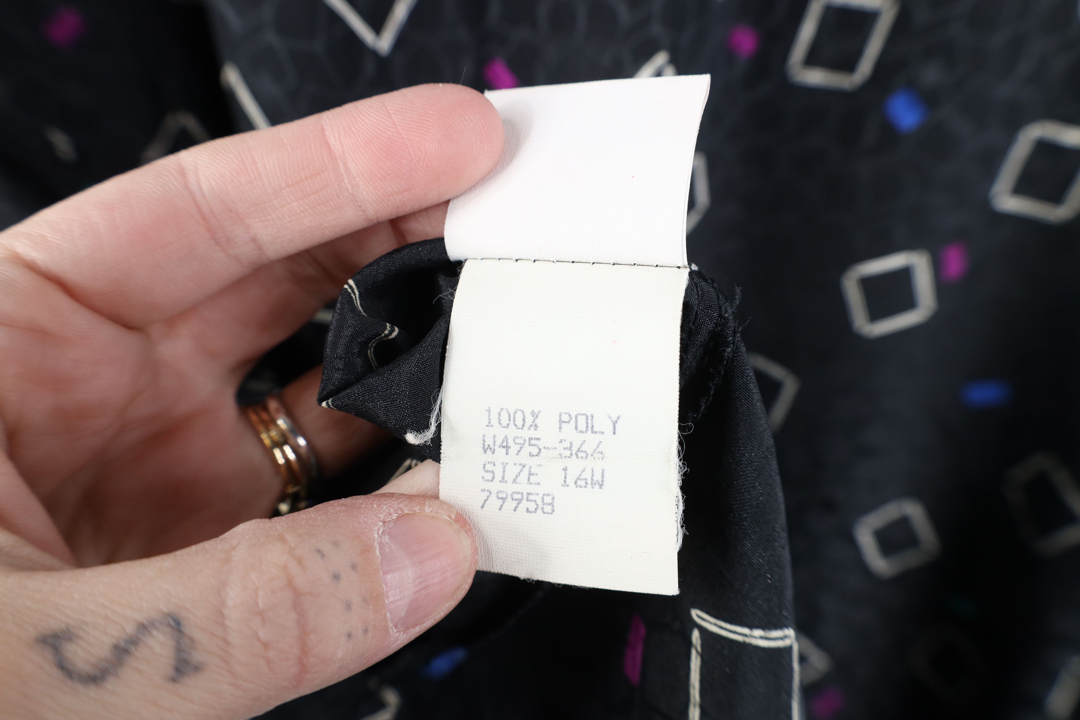 Vintage Vintage 80s 90s Streetwear Geometric Knit Button Shirt Size XXL / US 16-18 / IT 52-54 - 9 Thumbnail