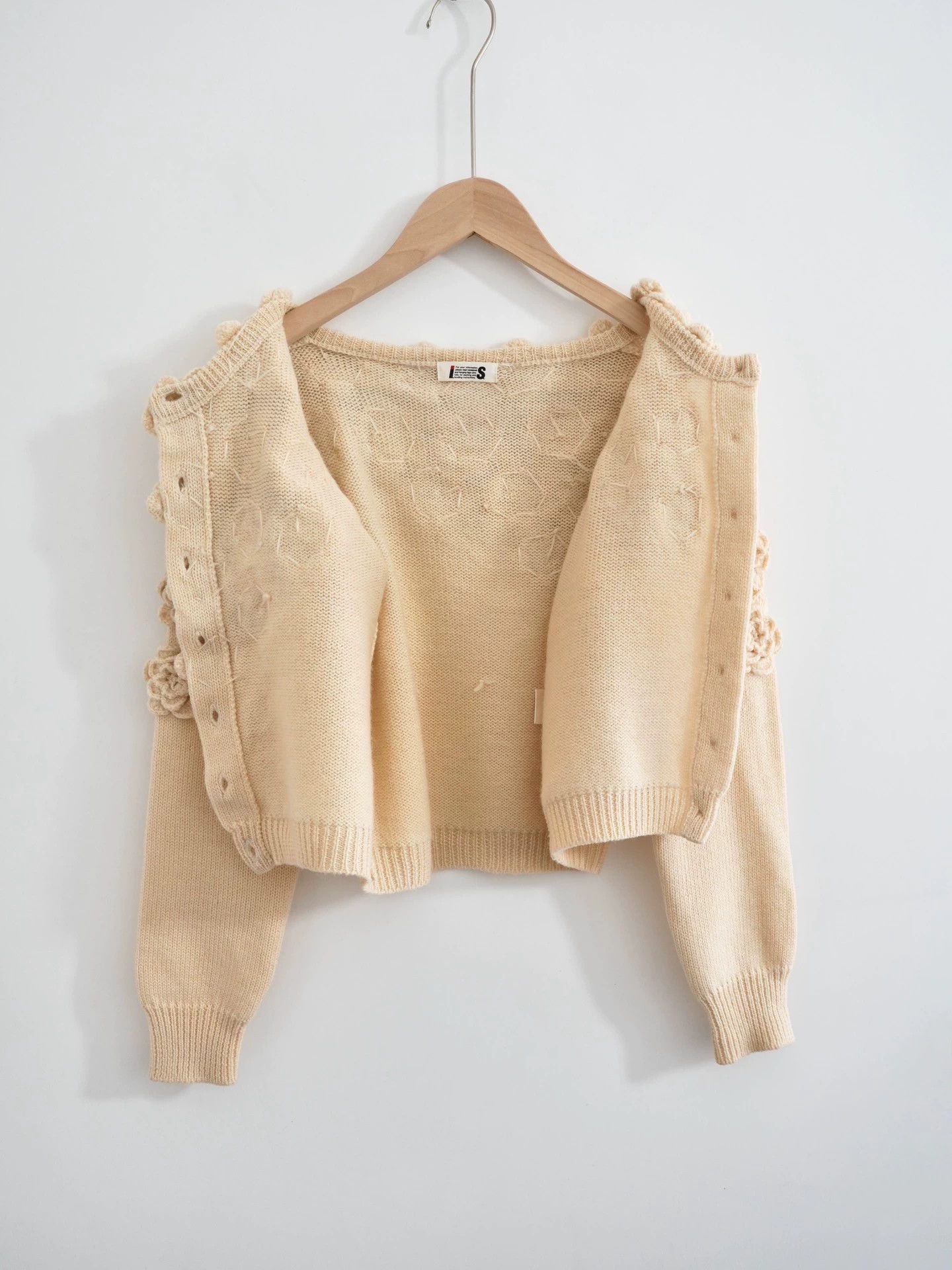 Issey Miyake Issey Miyake 80s 3D Rose Cream Wool Knit Sweater Size S / US 4 / IT 40 - 6 Thumbnail