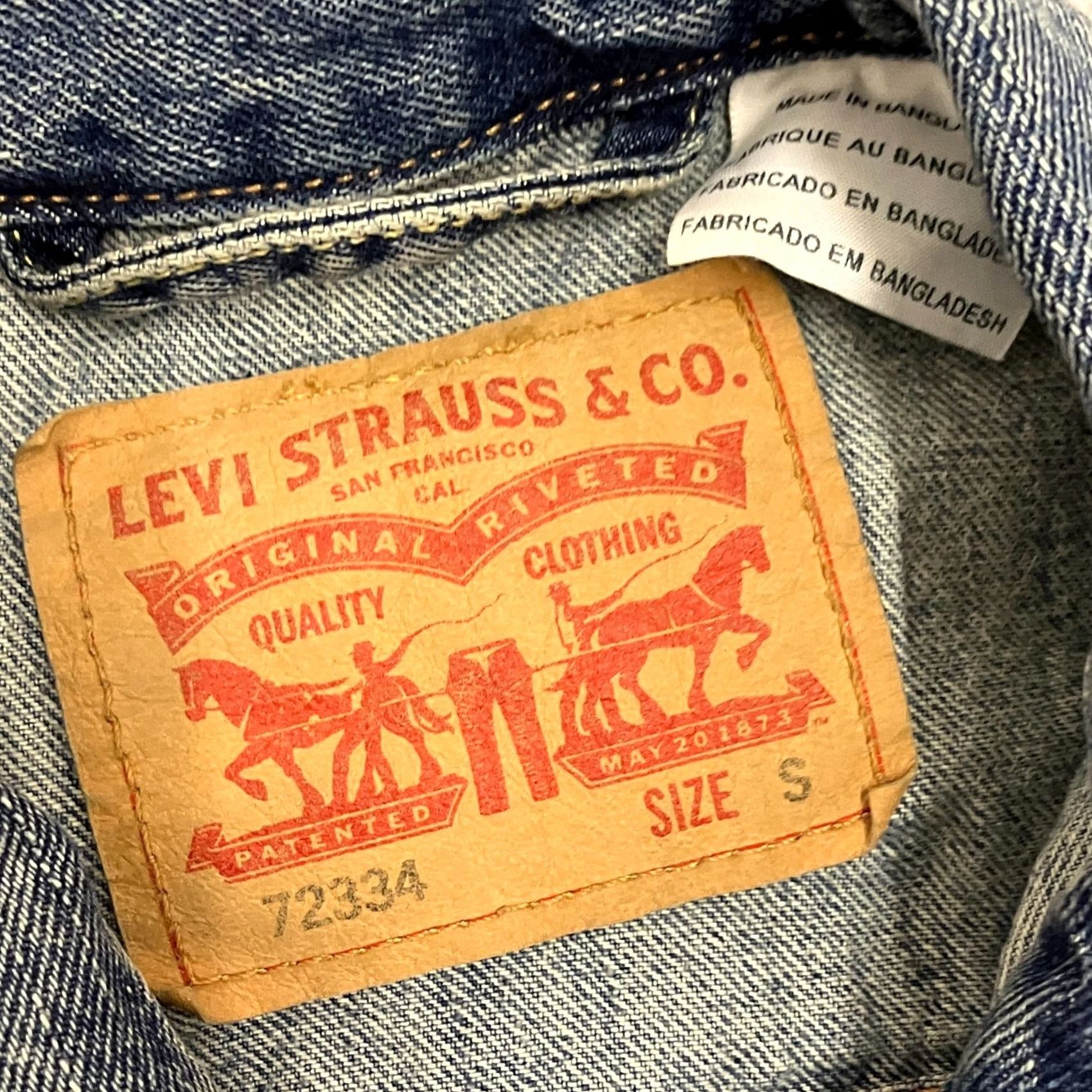 Levi's VINTAGE Levi's Denim Trucker Jacket Small Blue Red Tab Distressed Faded 72334 Mens Size US S / EU 44-46 / 1 - 5 Thumbnail