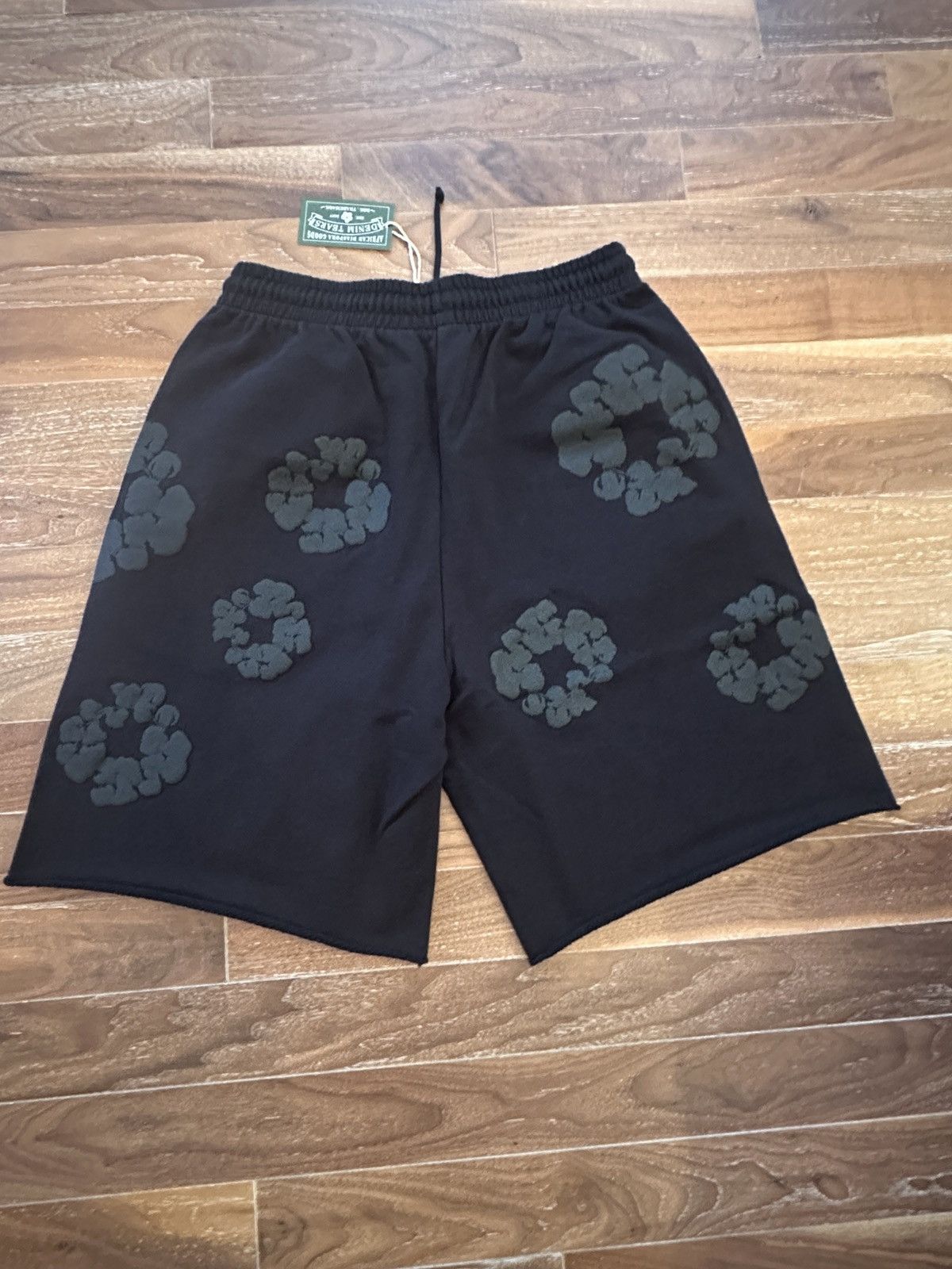 DENIM TEARS Denim Tears Mono Cotton Wreath Sweat Shorts | Grailed