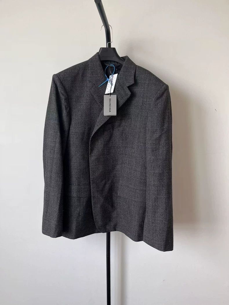 Balenciaga Balenciaga size 50 Concealed button plaid wool suit Size US M / EU 48-50 / 2 - 1 Thumbnail