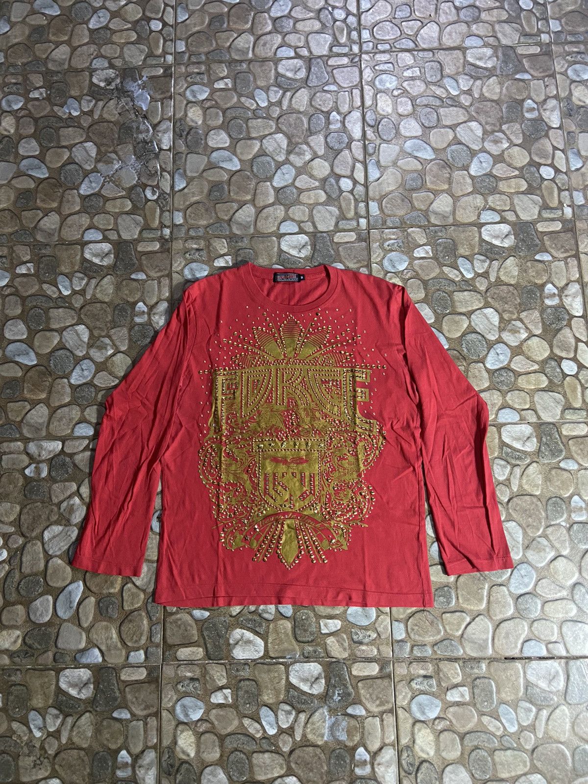 VTG Y2K ernie long sleeve t-shirt studded button