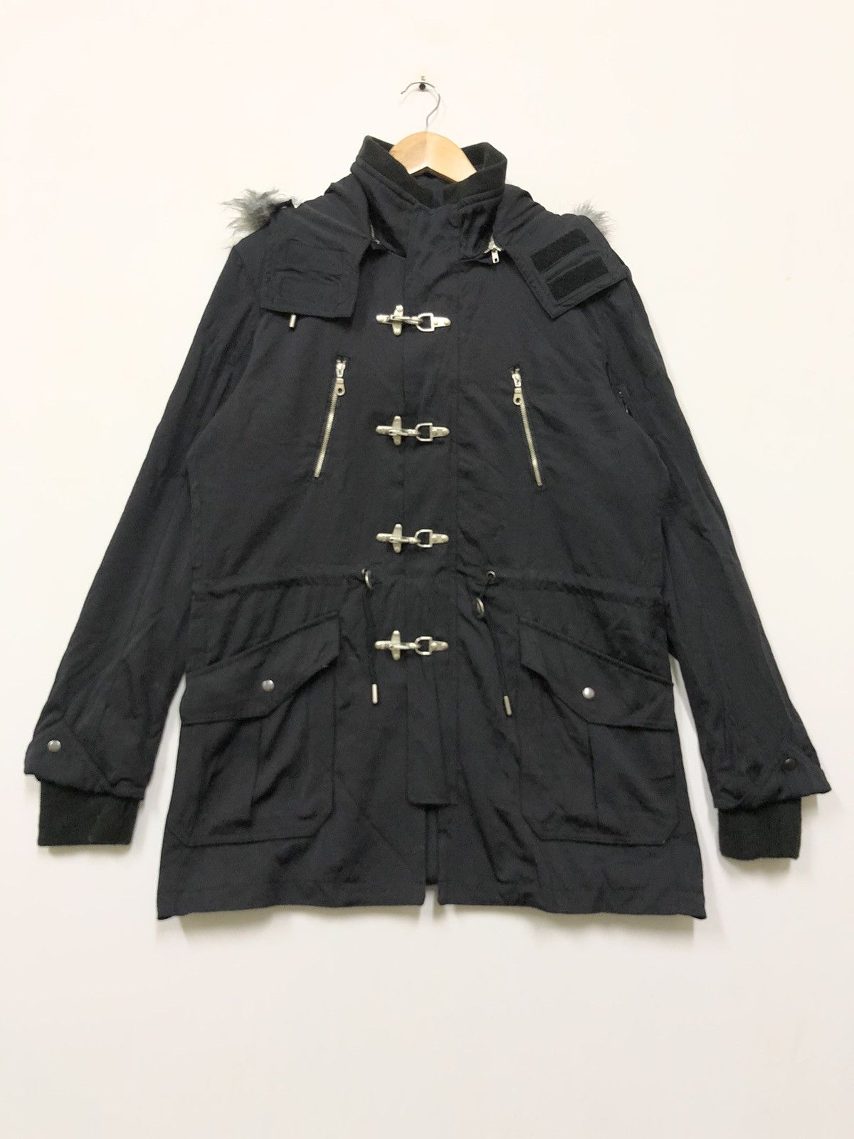 I6W9 SORTISSO PUNK MILITARY