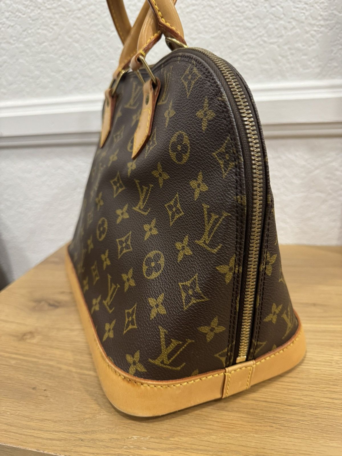 Louis Vuitton Louis Vuitton Alma PM Monogram Handbag Size ONE SIZE - 5 Thumbnail